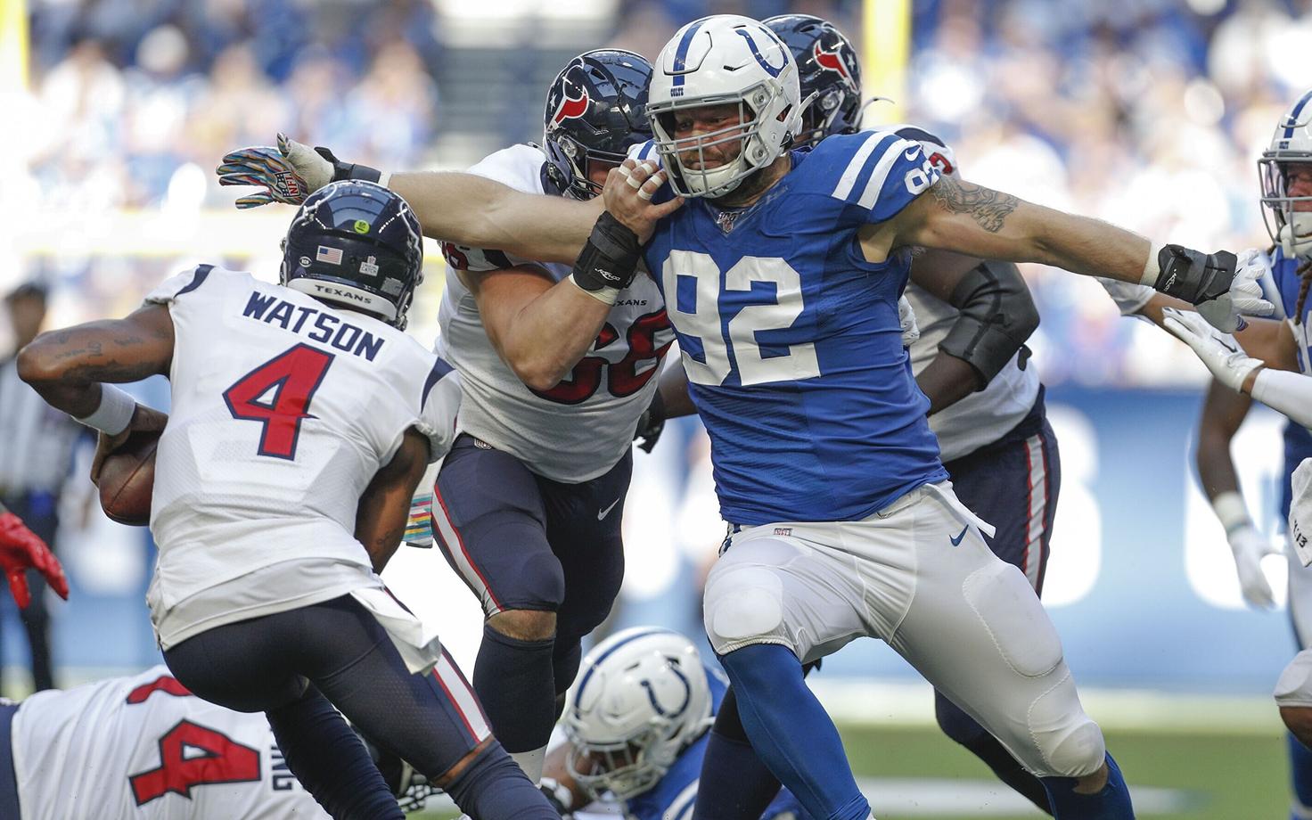 Margus Hunt (#92) Indianapolis Coltsi ridades.