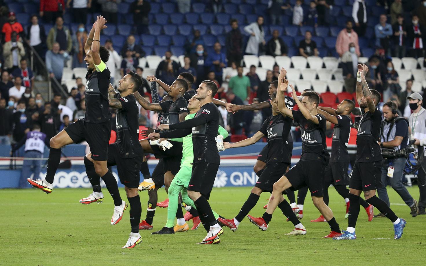 PSG tähistamas võitu Montpellier'i üle