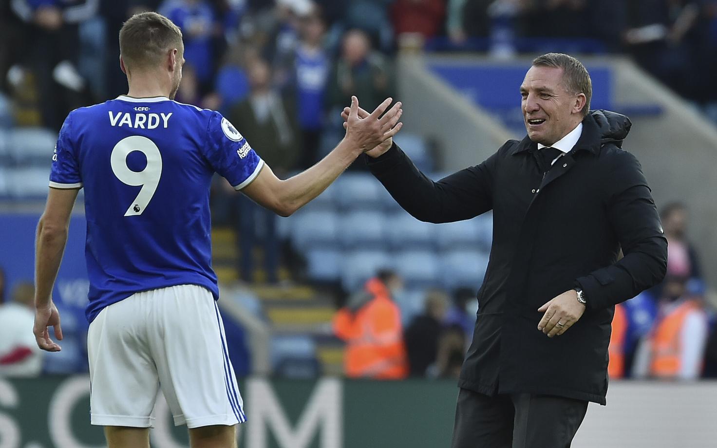 Jamie Vardy ja Leicester City peatreener Brendan Rodgers (paremal)