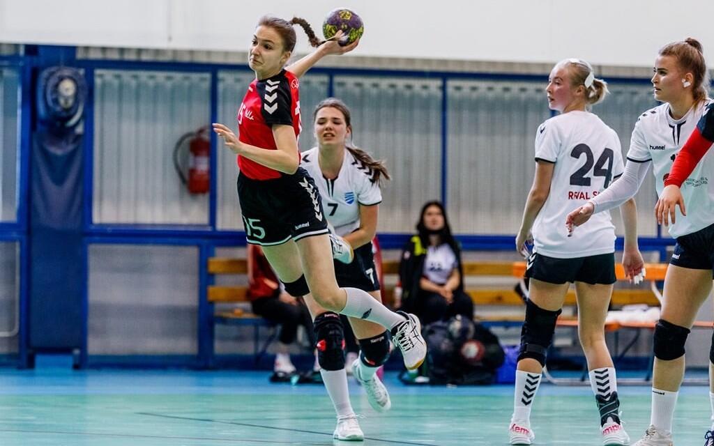 15-aastane Inga Bušina viskas HC Kehra võrku üheksa väravat
