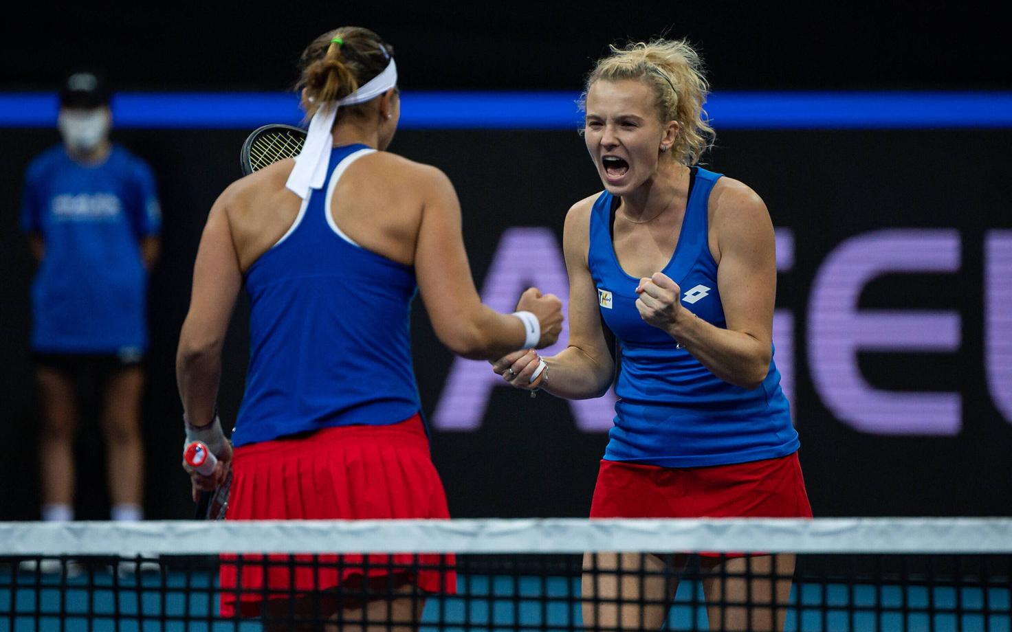 Tšehhi tennisistid Lucie Hradecka ja Katerina Siniakova
