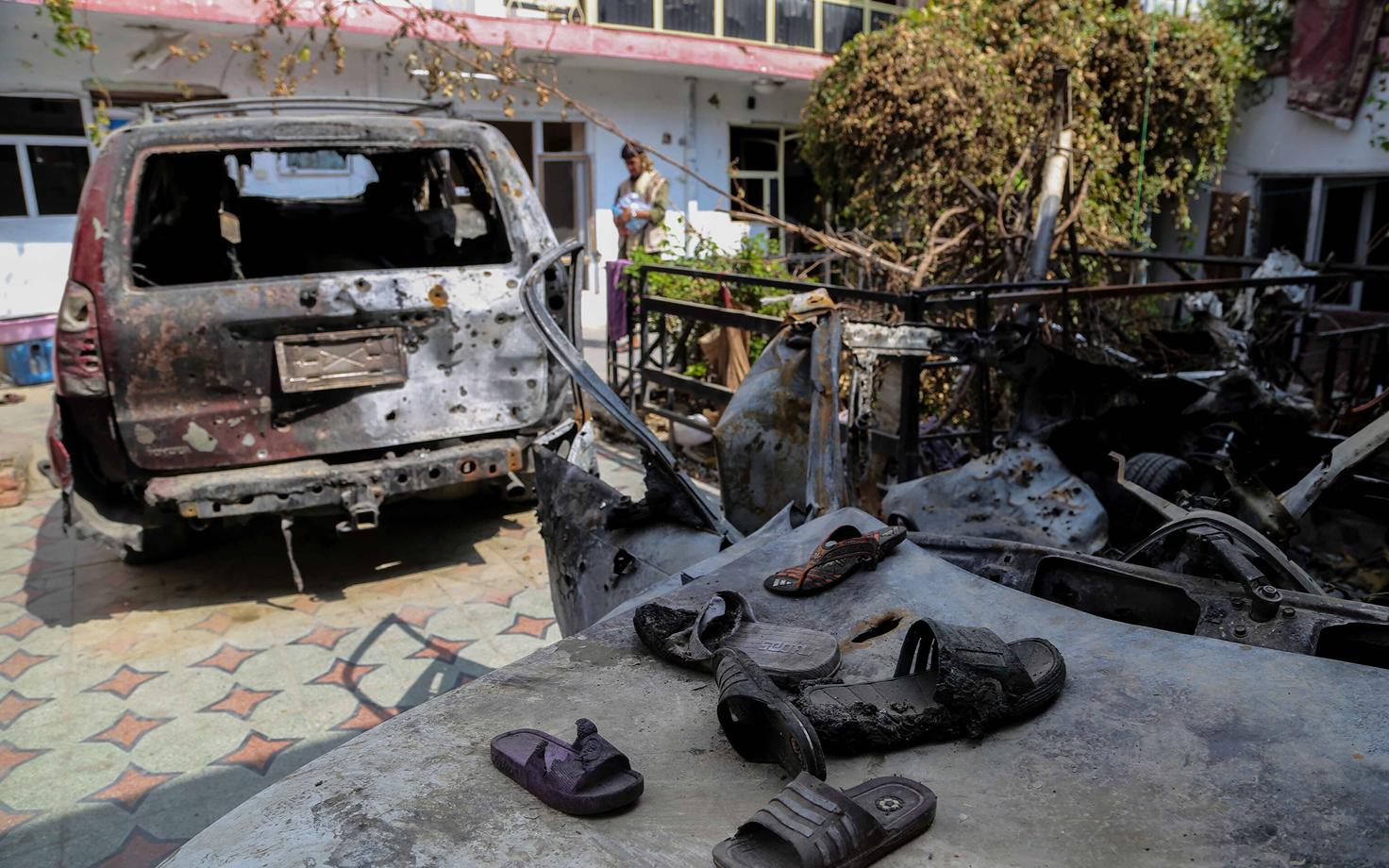 USA droonirünnak tappis 10 tsiviilisikut, nende seas seitse last arvatud terroristi asemel.