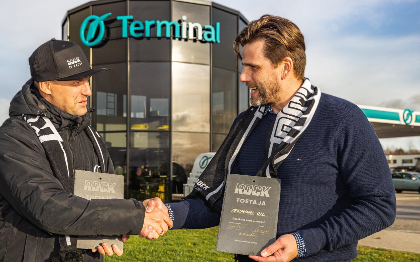 Terminal Oili tegevjuht Raido Raudsepp ja Rocki korvpallklubi juhatuse esimees Tanel Tein