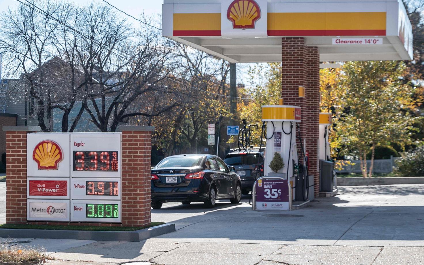 Autokütuse hinnad Shelli tanklas USA Virginia osariigis 23. novembril.