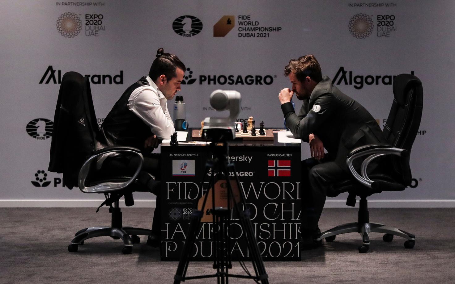 Jan Nepomnjaštši - Magnus Carlsen
