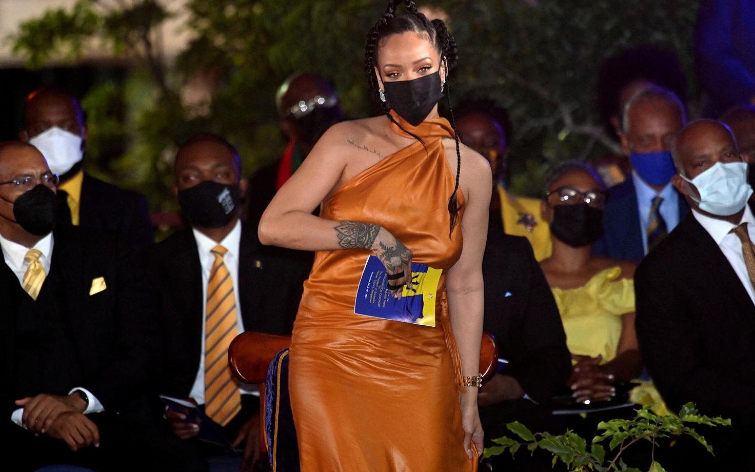 Rihanna Barbadose vabariigi väljakuulutamise tseremoonial