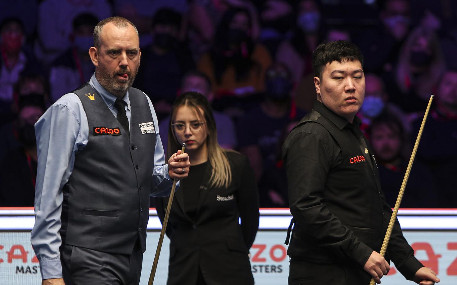 Mark Williams (vasakul) ja Yan Bingtao (paremal)