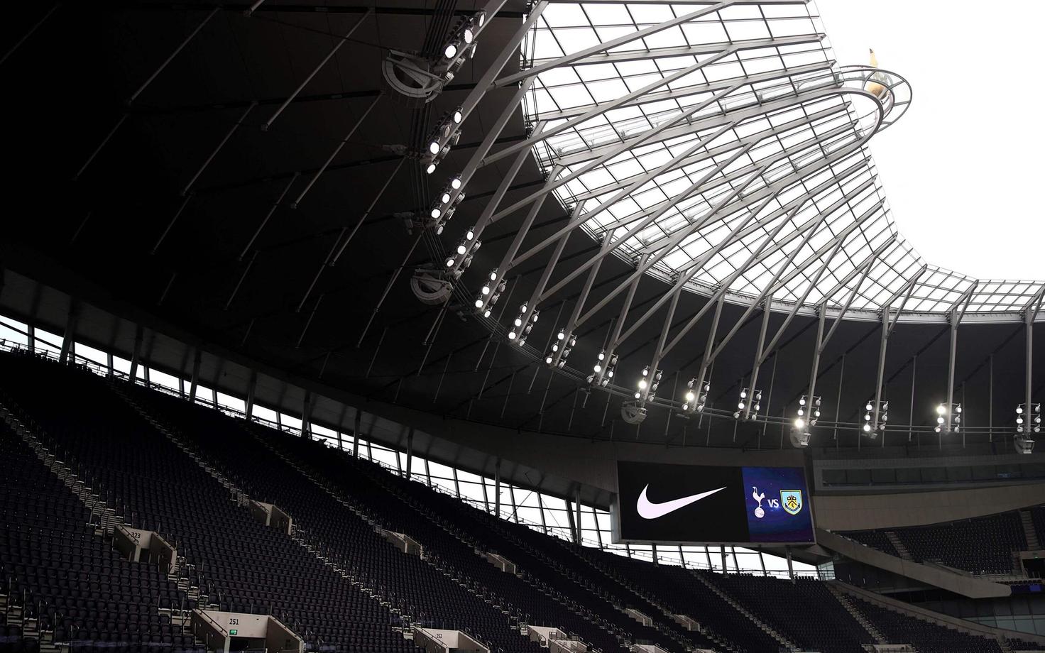 Tühi staadion Tottenhami ja Burnley kohtumisel