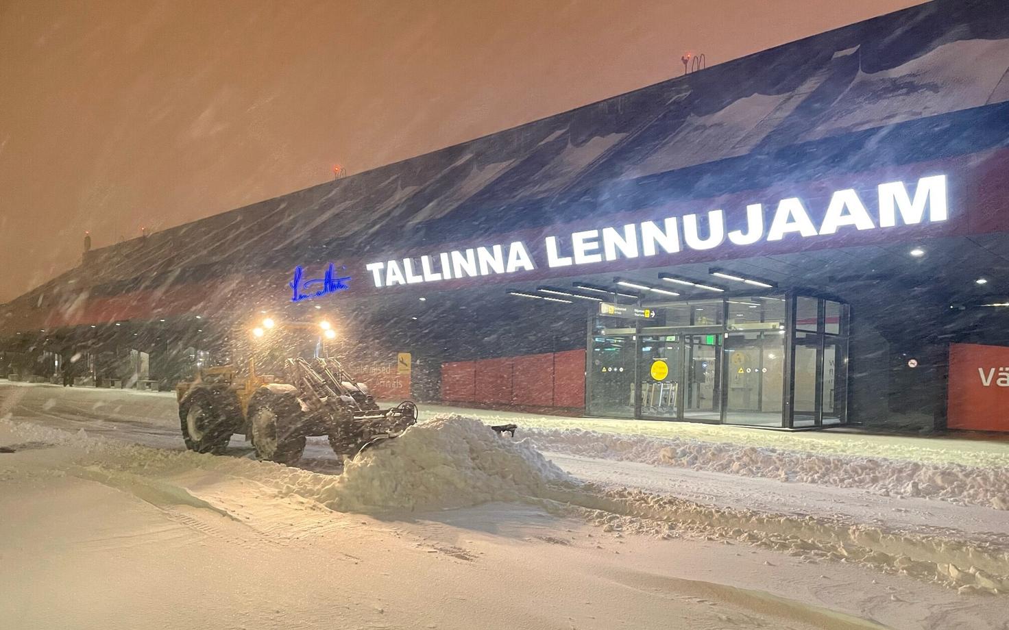 Lumetorm Tallinna lennujaama ees.