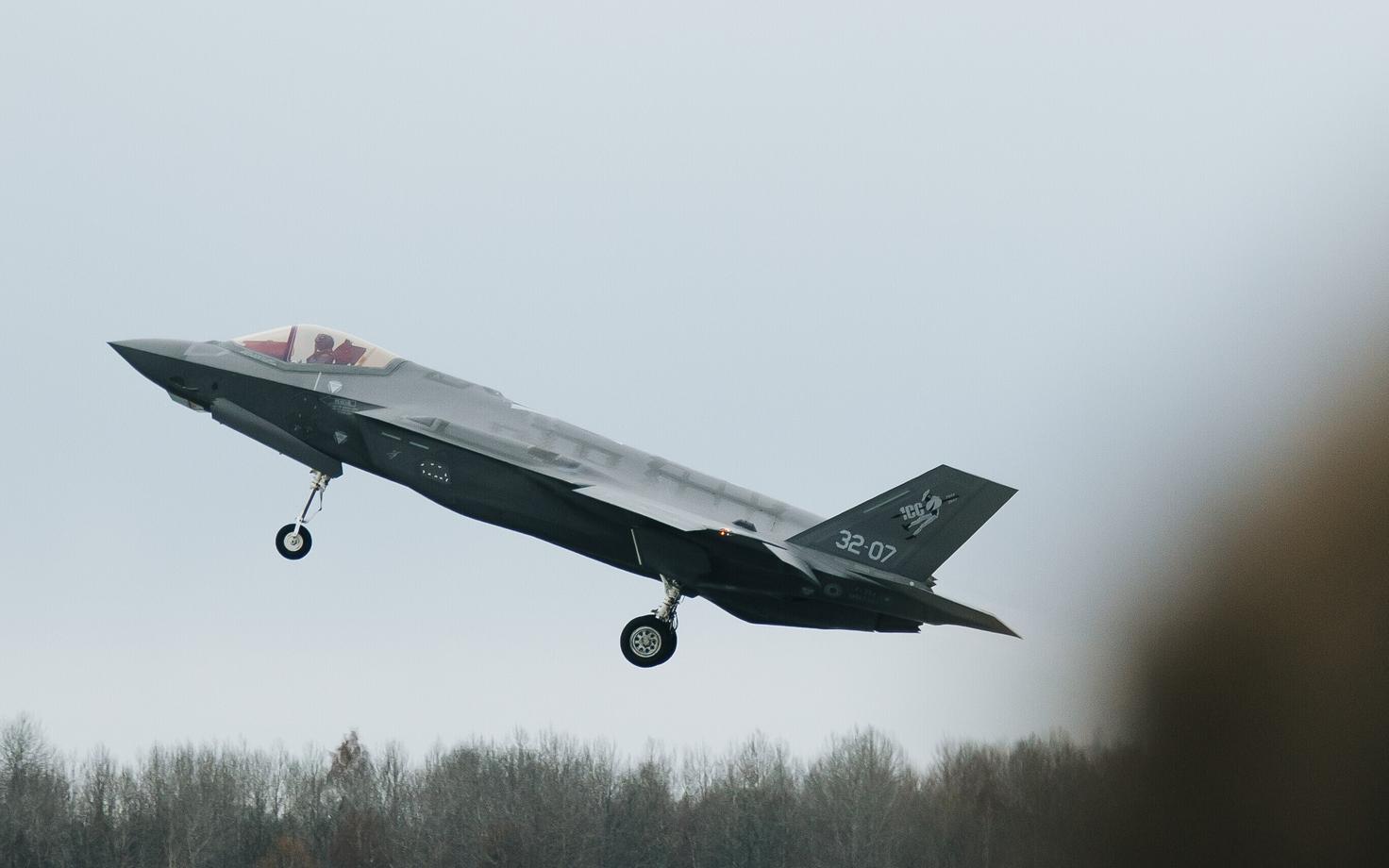 Itaallaste F-35 hävitaja Ämaris, samasugused ostab Soome