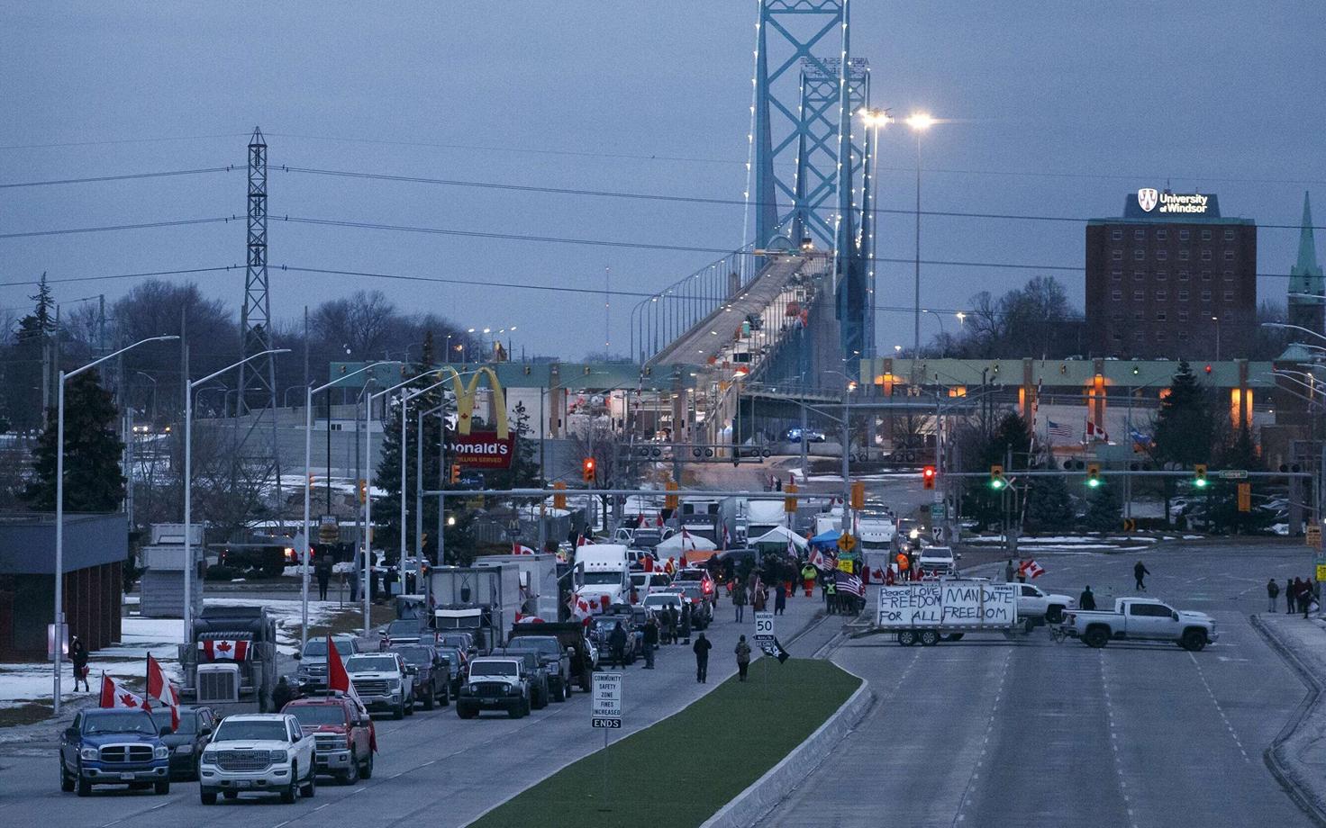 Meeleavaldus Ambassador Bridge'i Kanada poolel