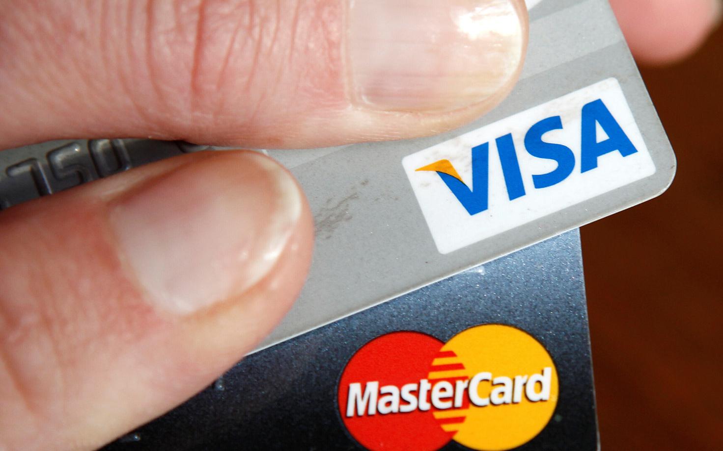 Кредитные карты Visa и Mastercard.