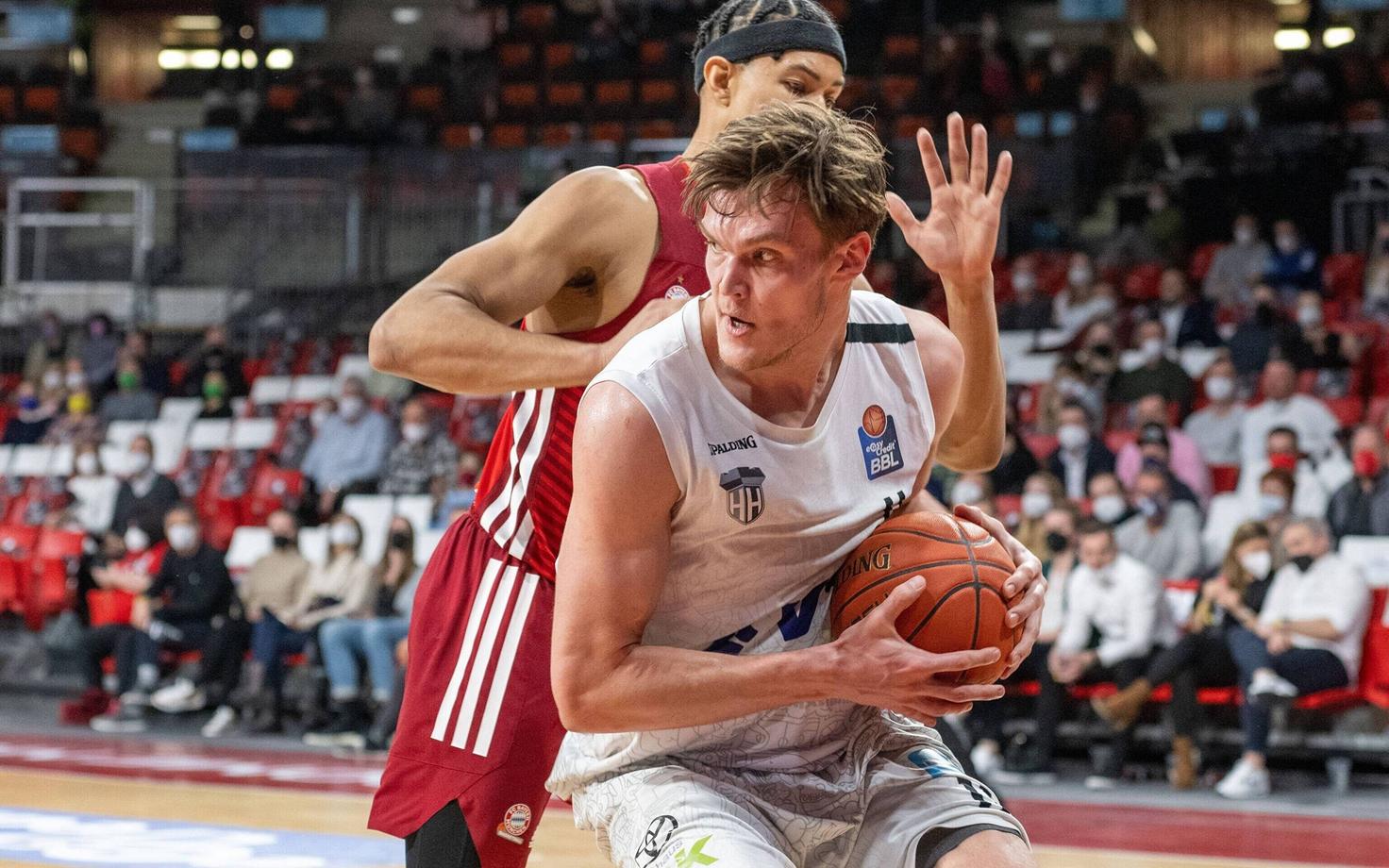Maik-Kalev Kotsar mängus Müncheni Bayerni vastu