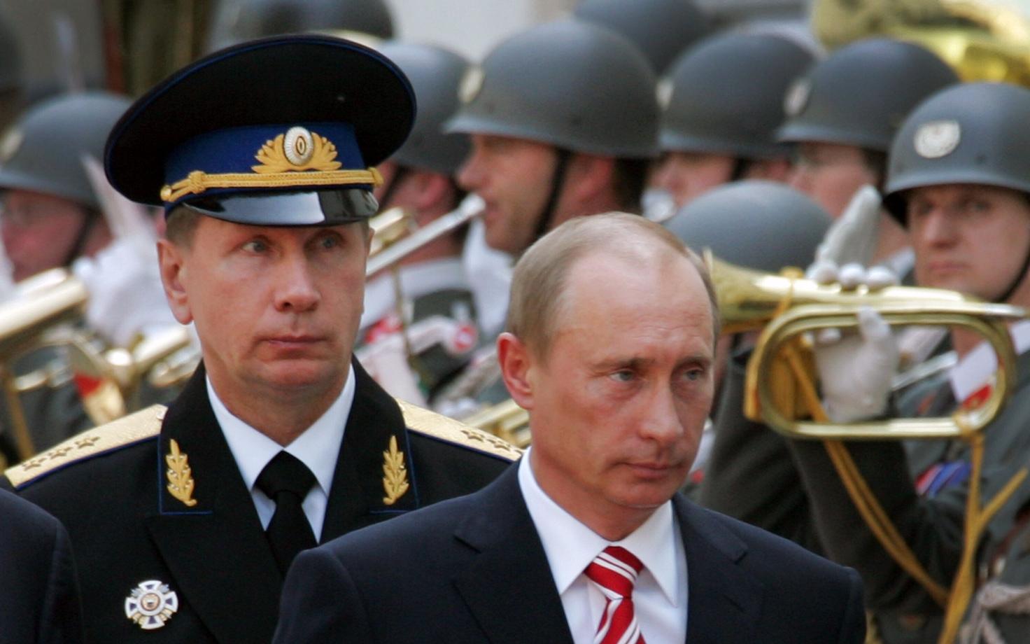Vene rahvuskaardi juht Viktor Zolotov on kauaaegne Vene presidendi Vladimir Putini liitlane ja tema endine ihukaitsejuht. Foto aastast 2007.