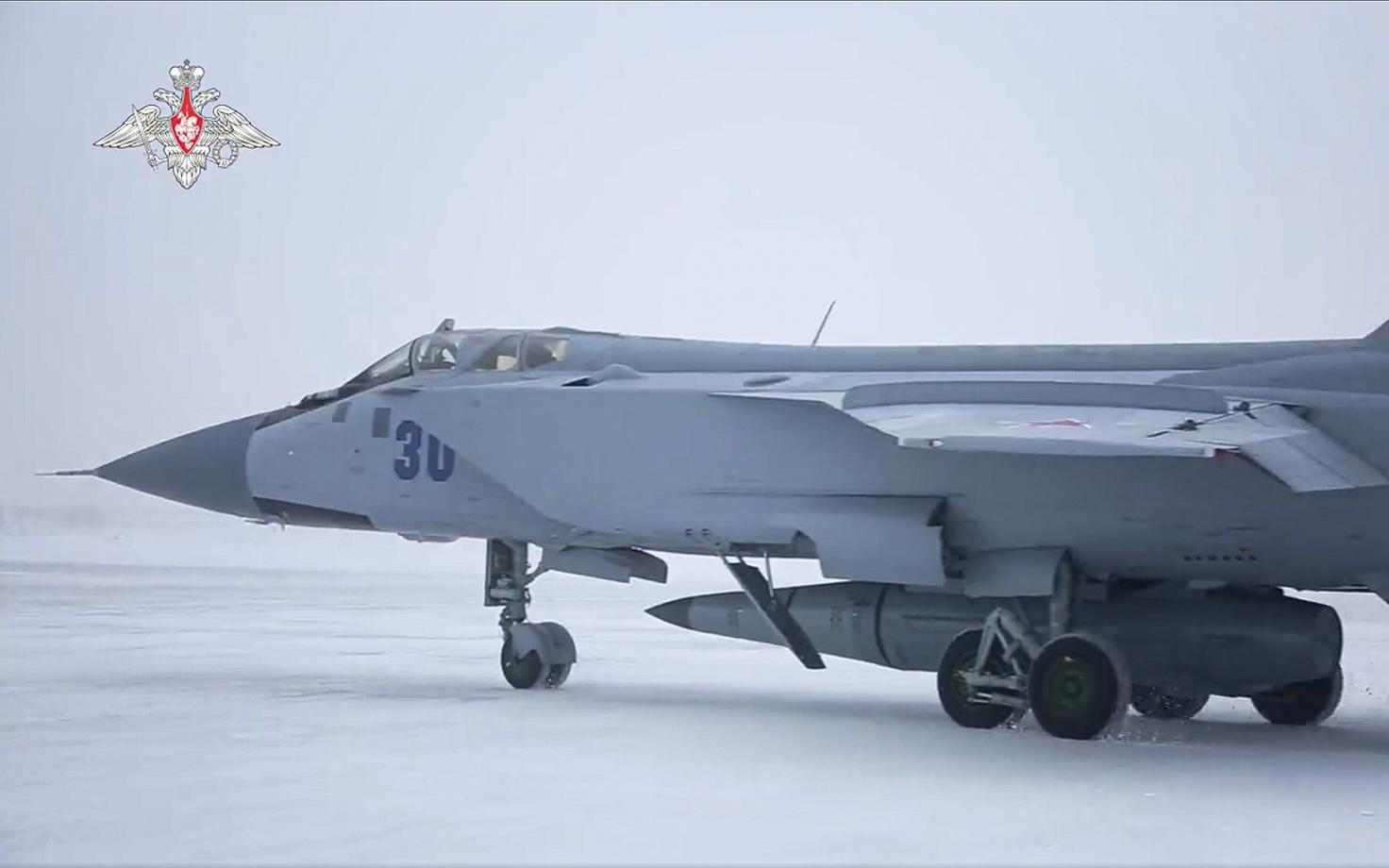 Hüperhelikiirusega raketti kandev Vene sõjalennuk veebruaris õppustel.
