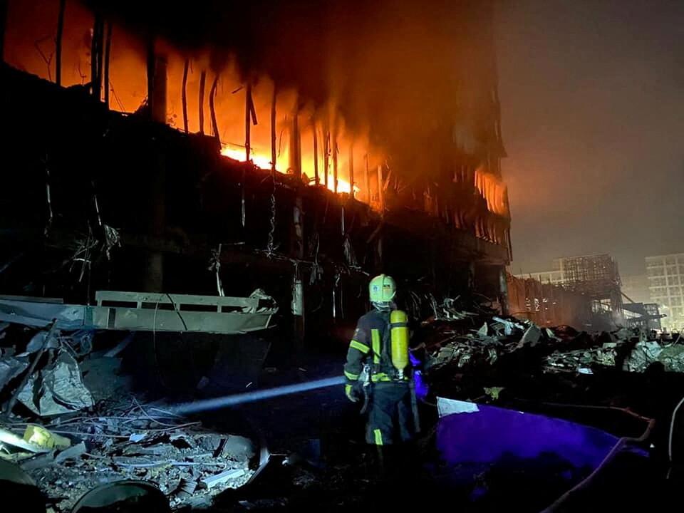 Venemaa jätkas pühapäeva öösel Kiievi pommitamist