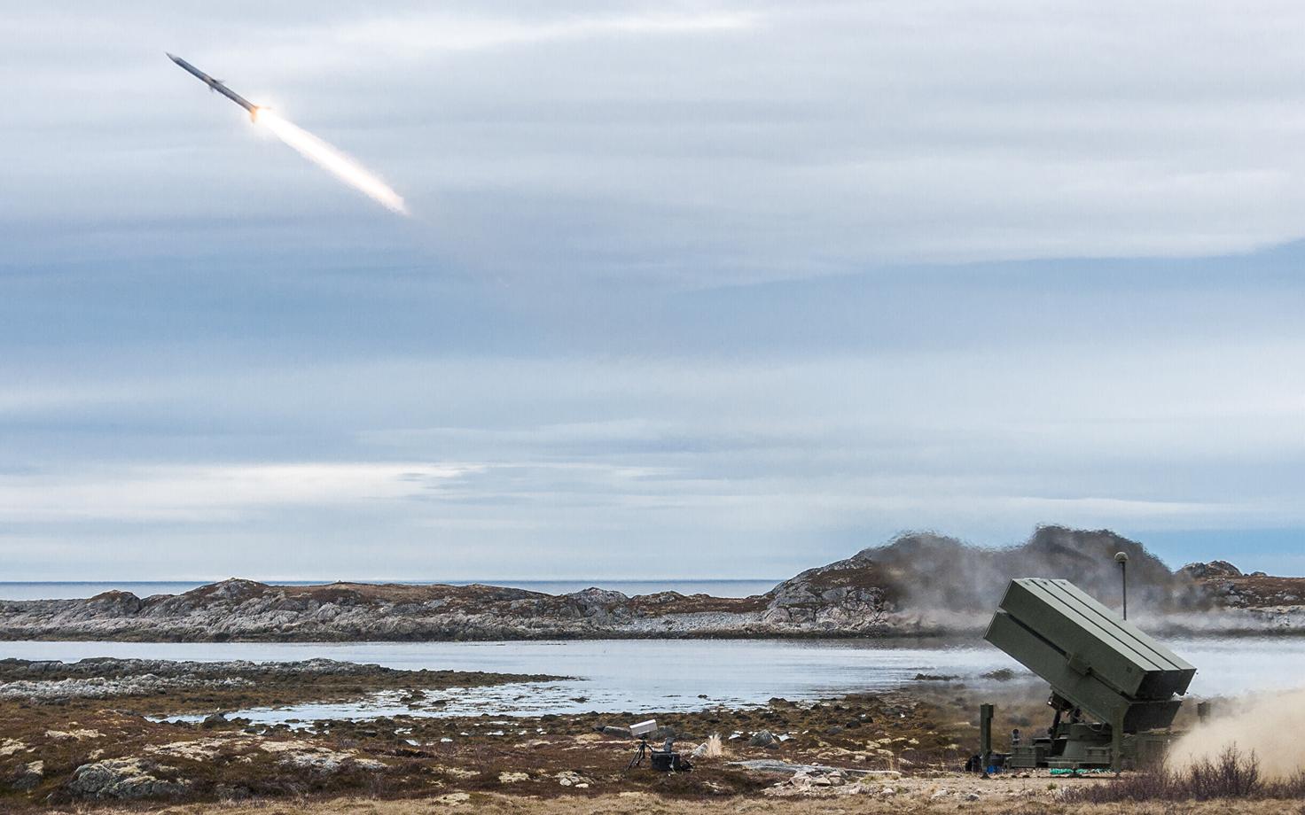 NASAMS II keskmaa õhutõrjesüsteem Norra õppusel 2015.