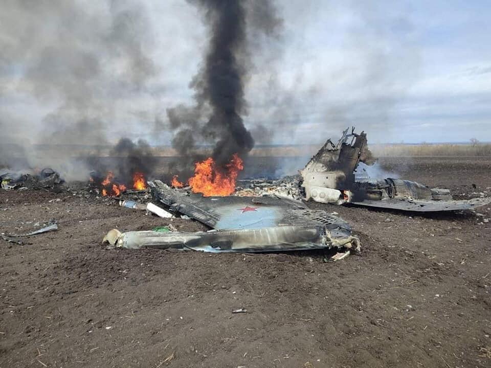 ВСУ сбили 3 апреля под Харьковом российский военный самолет Су-35.