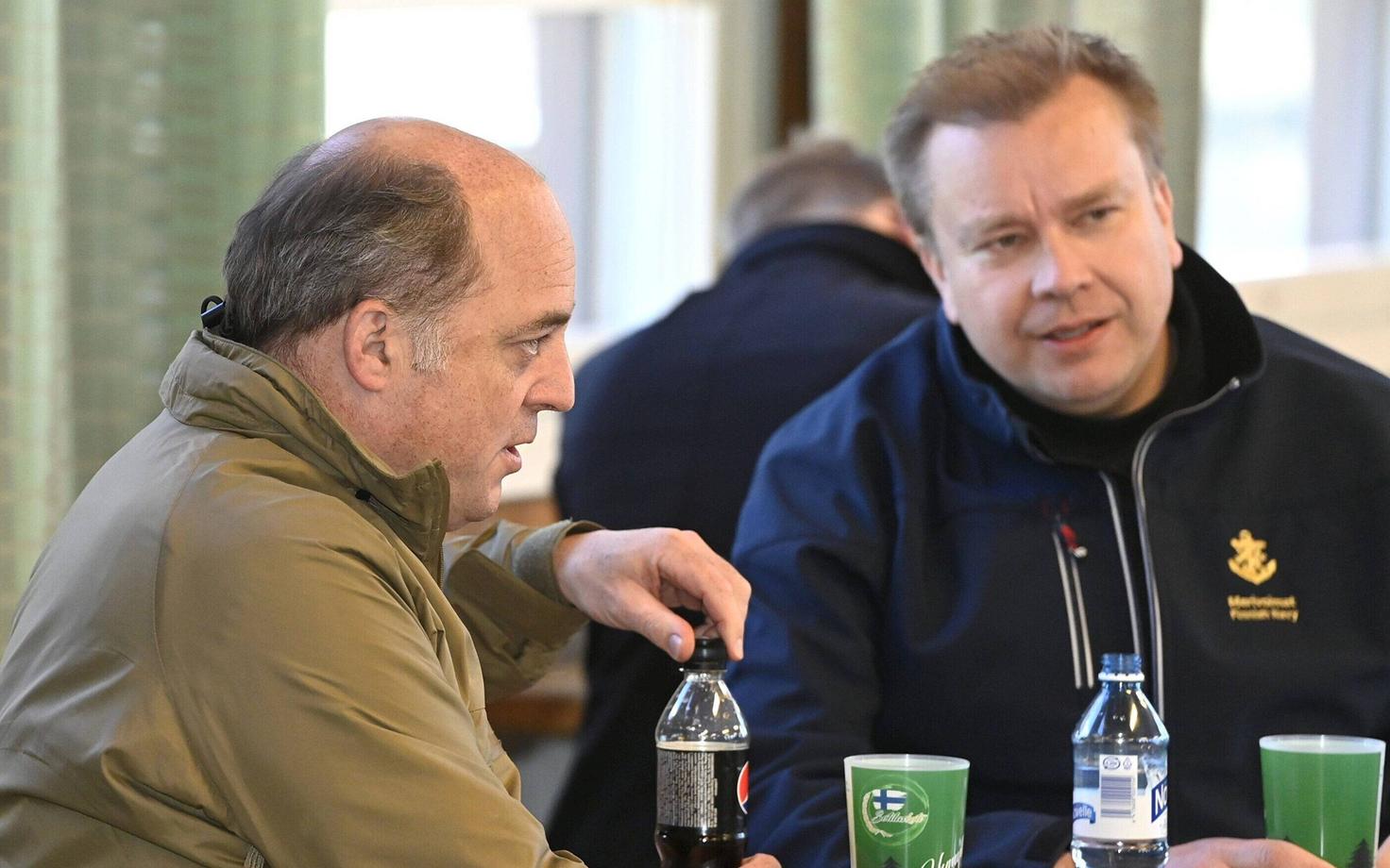 Ühendkuningriigi kaitseminister Ben Wallace ja Soome kaitseminister Antti Kaikkonen
