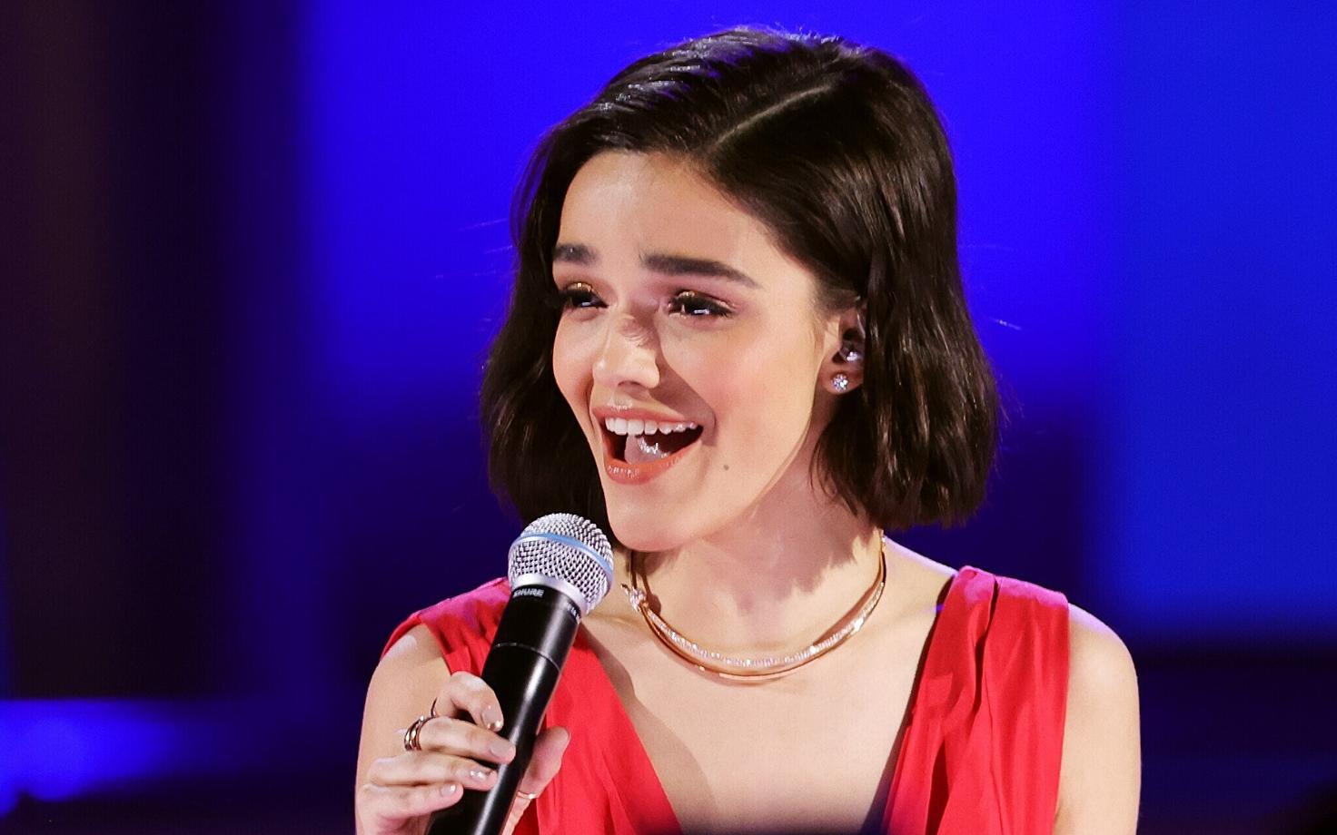 Rachel Zegler tänavustel Grammydel.