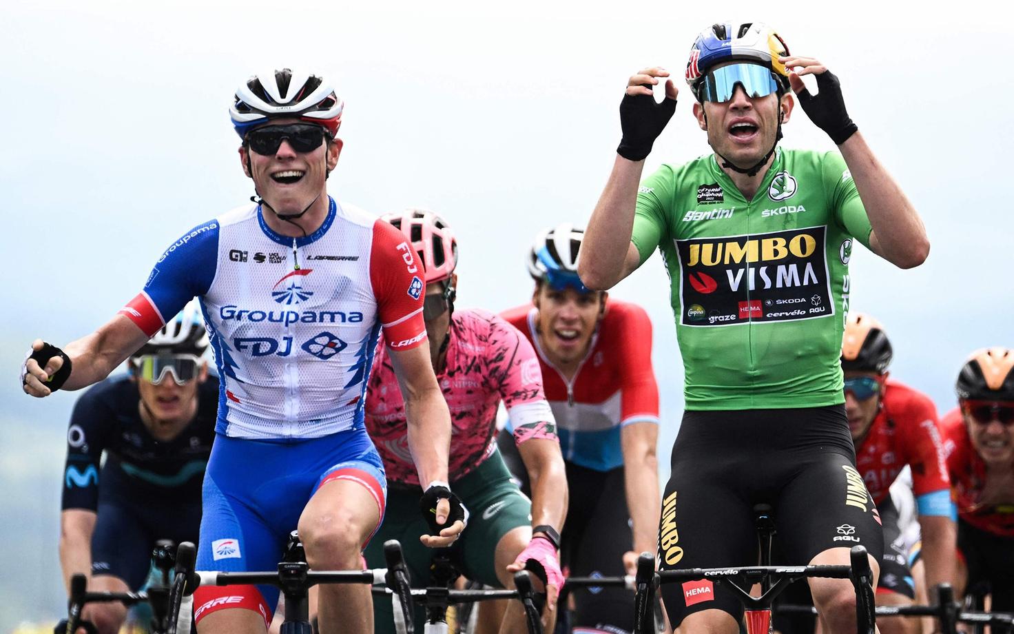 David Gaudu (vasakul) ja Wout van Aert (paremal)