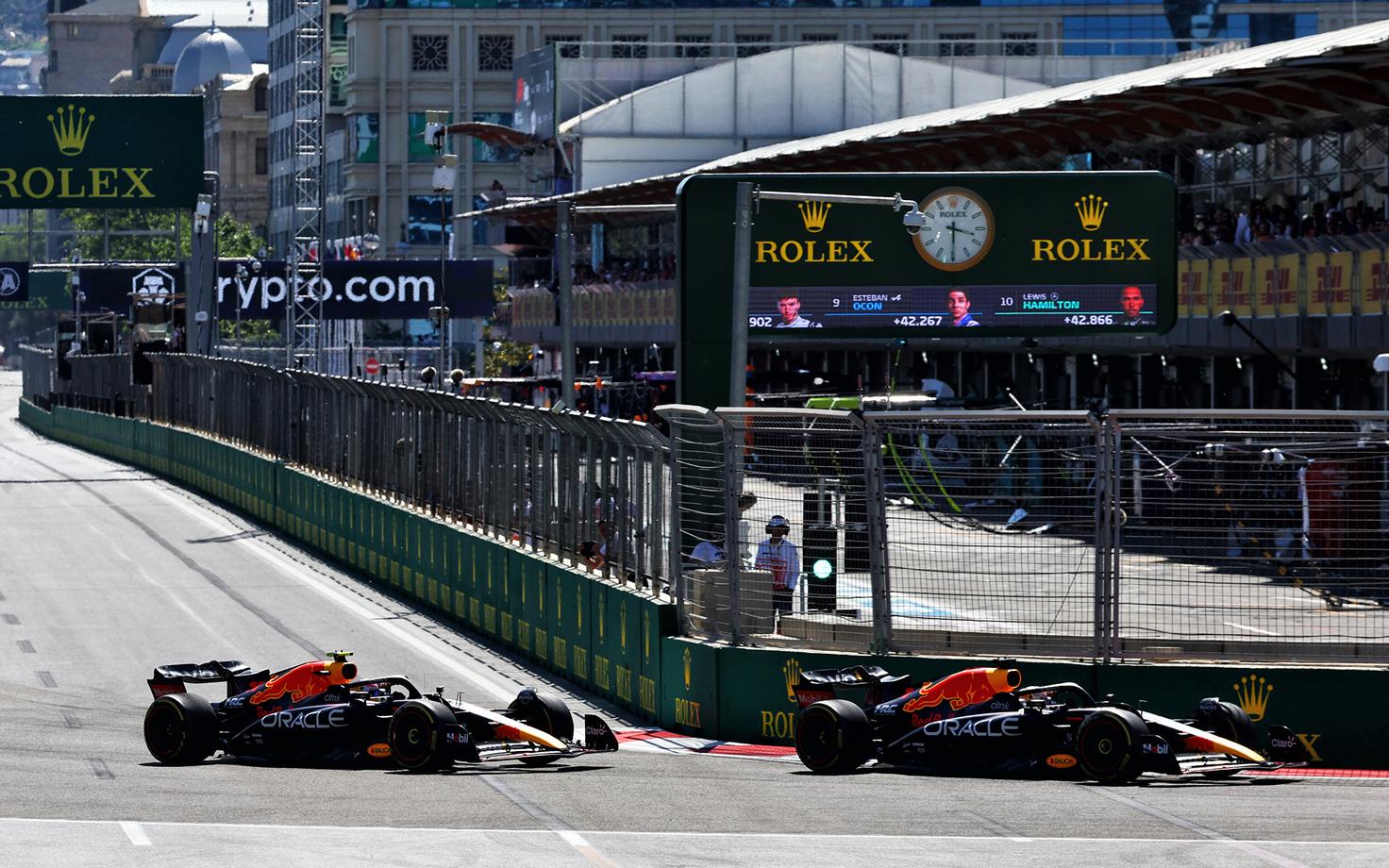 Sergio Perez (vasakul) ja Max Verstappen (paremal)