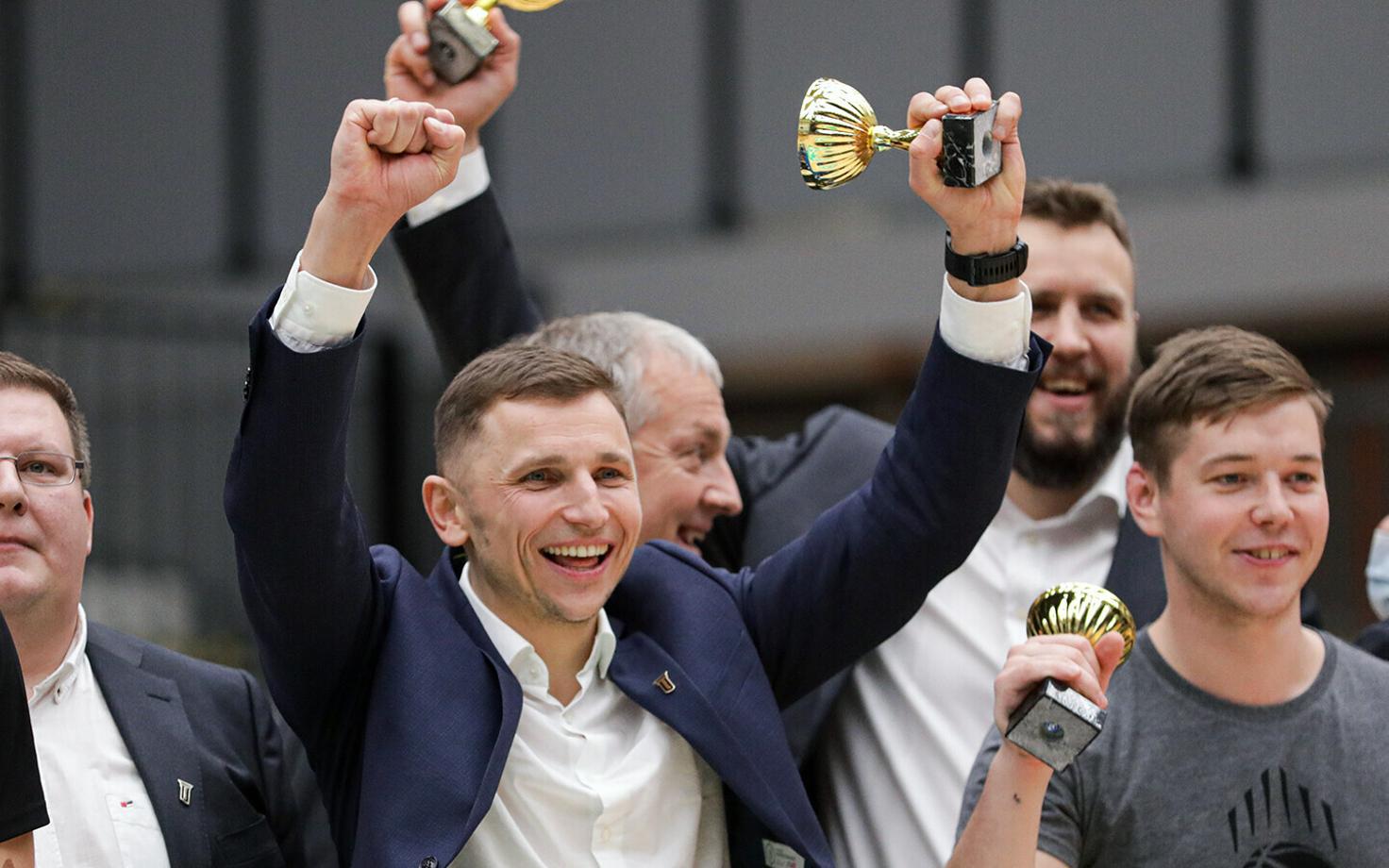 Николай Мазур.