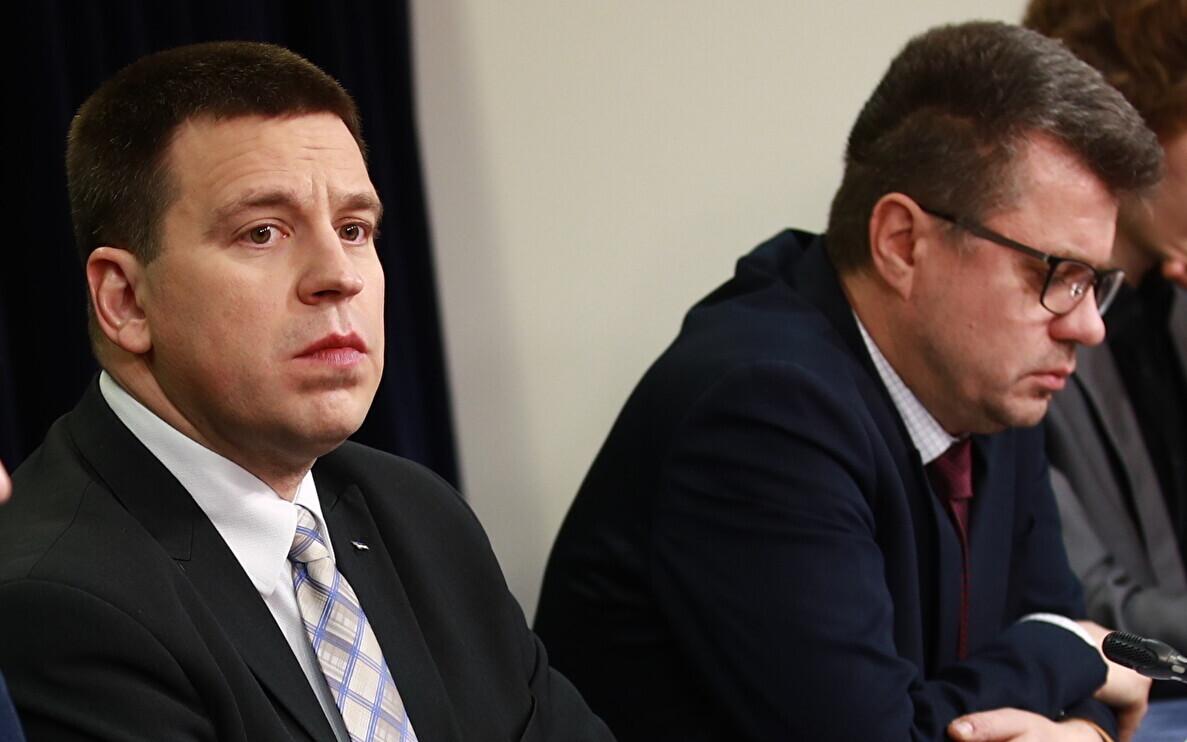 Лидер центристов Юри Ратас и зампред Isamaa Урмас Рейнсалу.