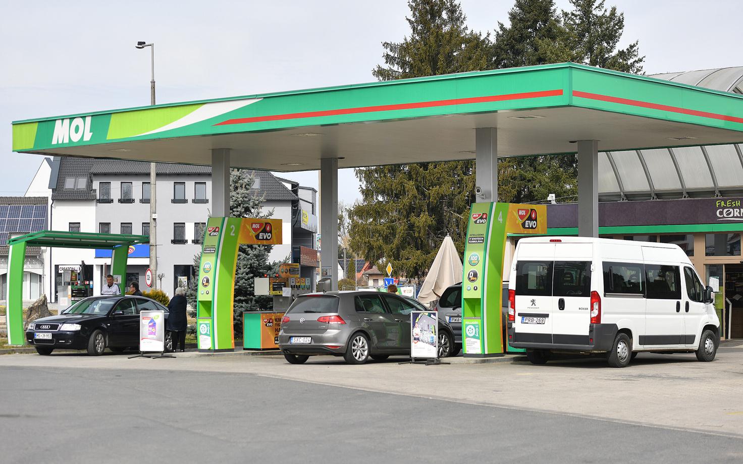 Автозаправочная станция MOL.