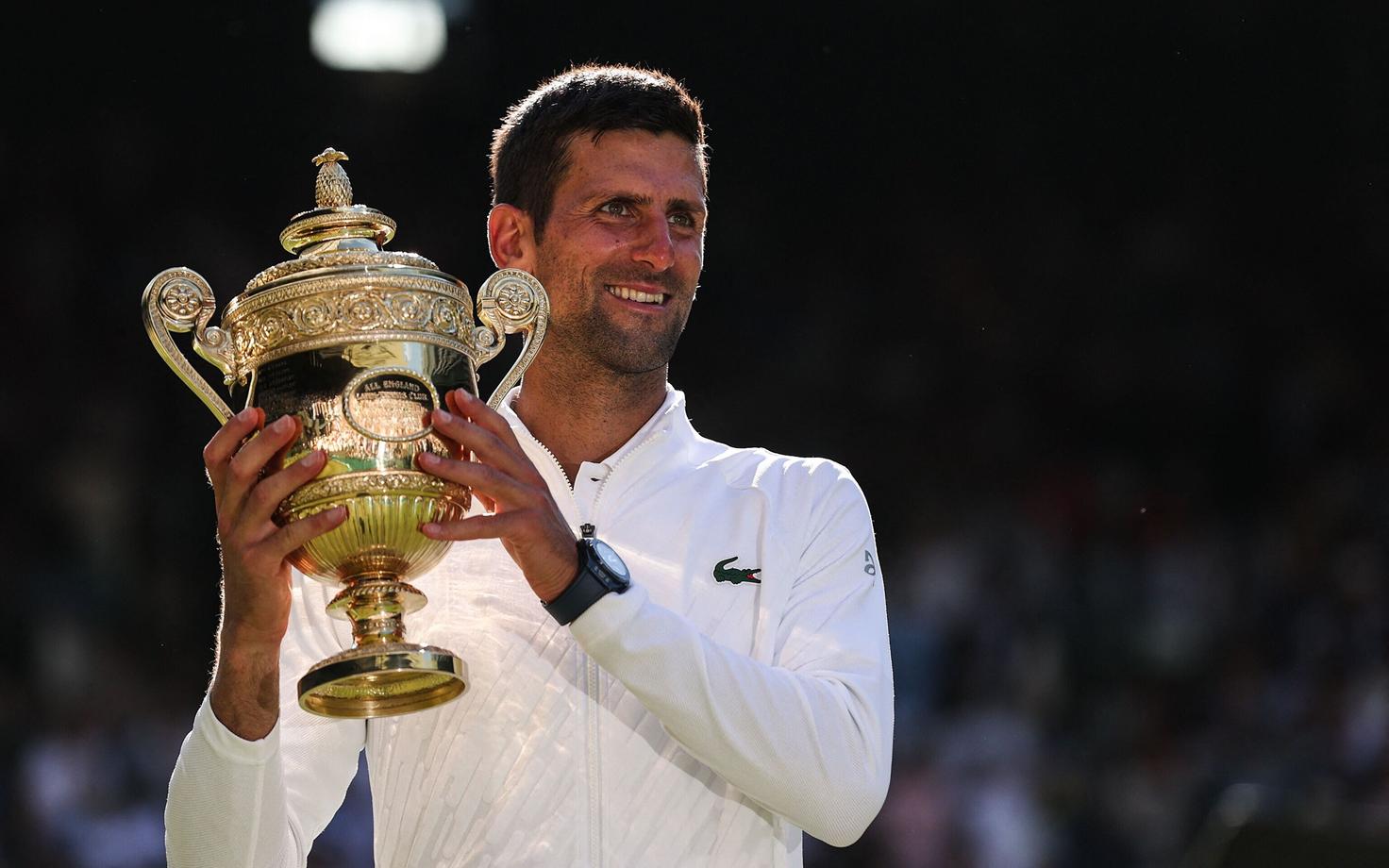 Novak Djokovic Wimbledoni trofeega