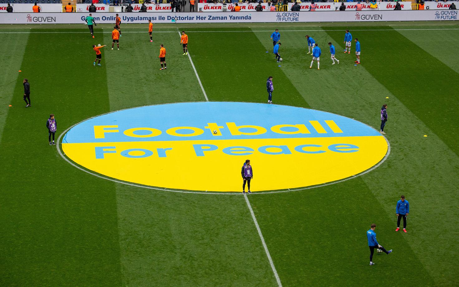 Jalgpallimäng Donetski Šahtari ja Istanbuli Fenerbahce vahel