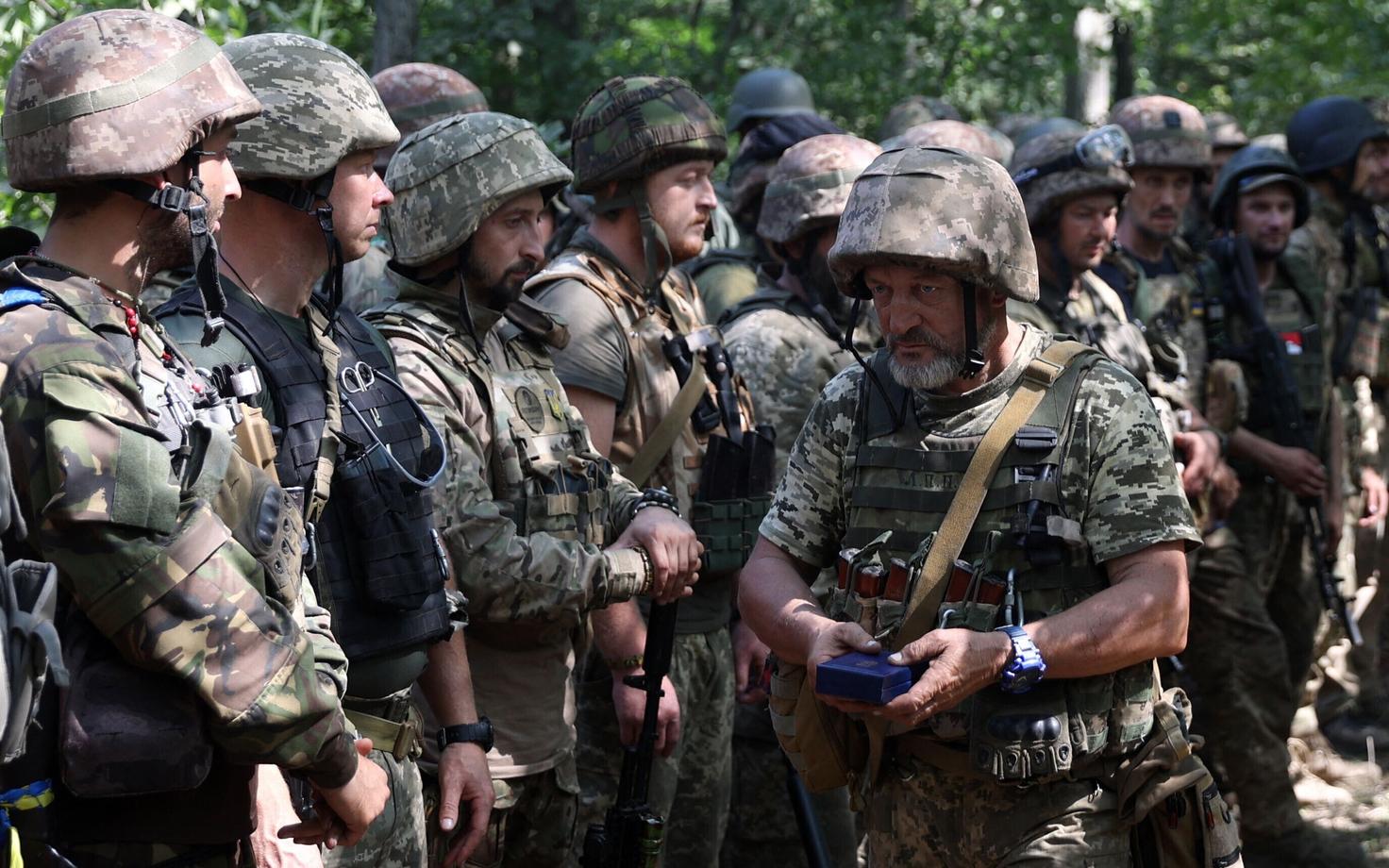 Украинские солдаты в Донбассе.