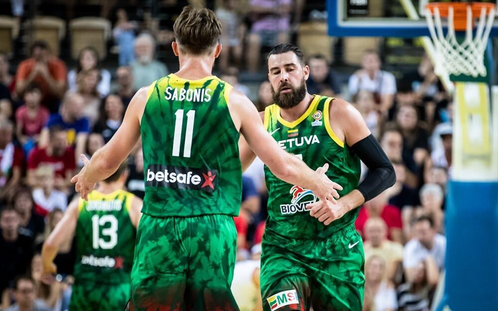 Domantas Sabonis ja Jonas Valanciunas