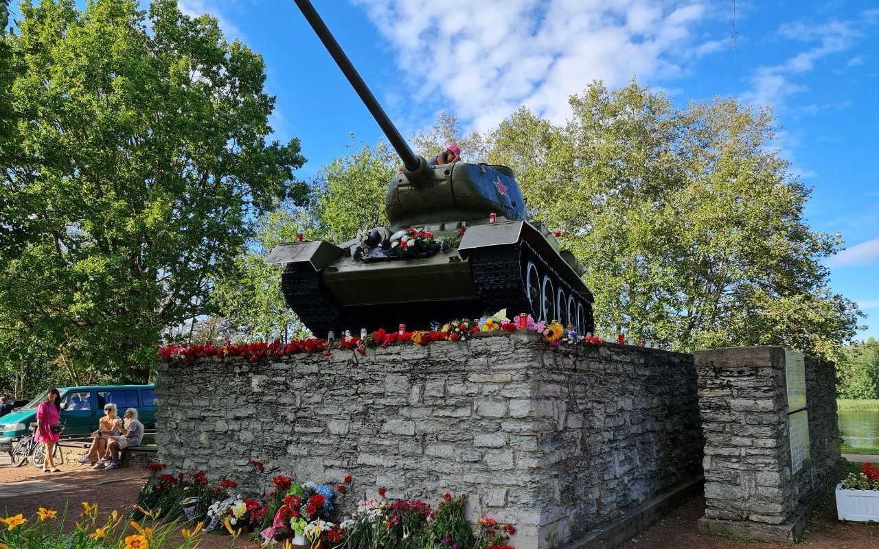 Narva tankimonument.