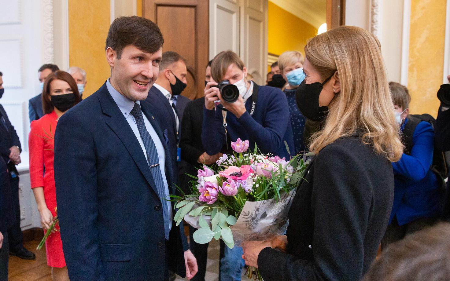 Лидер EKRE Мартин Хельме и председатель Партии реформ Кая Каллас.
