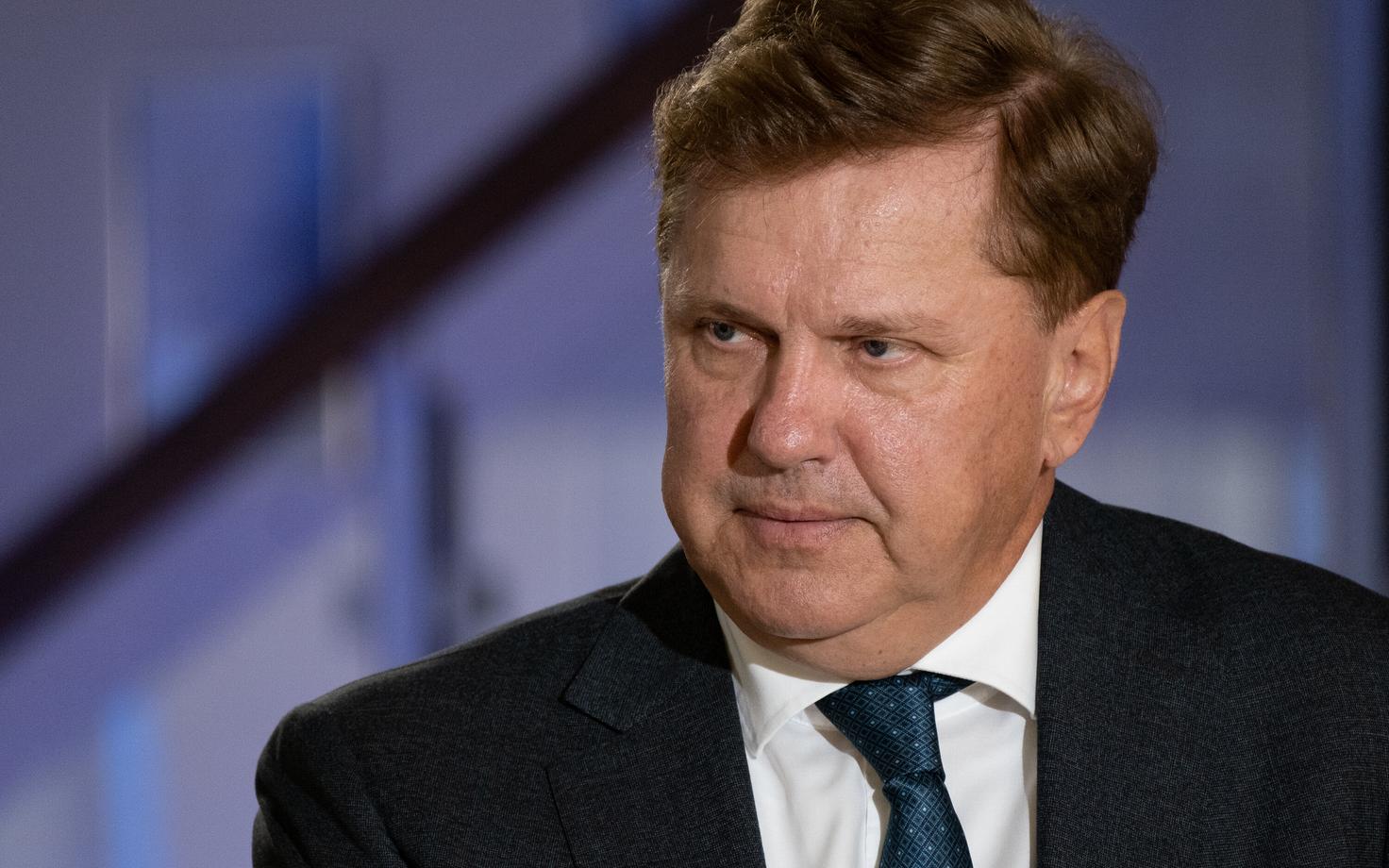 Айн Ханшмидт.