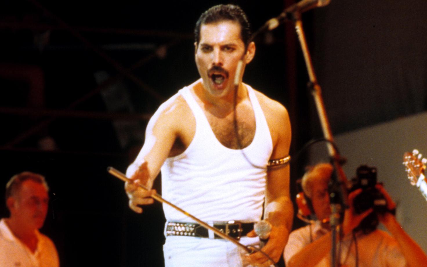 Freddie Mercury 1985. aastal Queeniga esinemas.