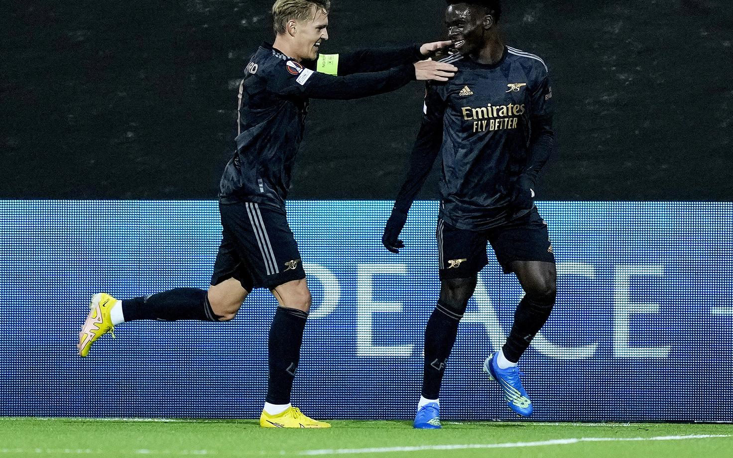 Martin Ödegaard ja värava autor Bukayo Saka