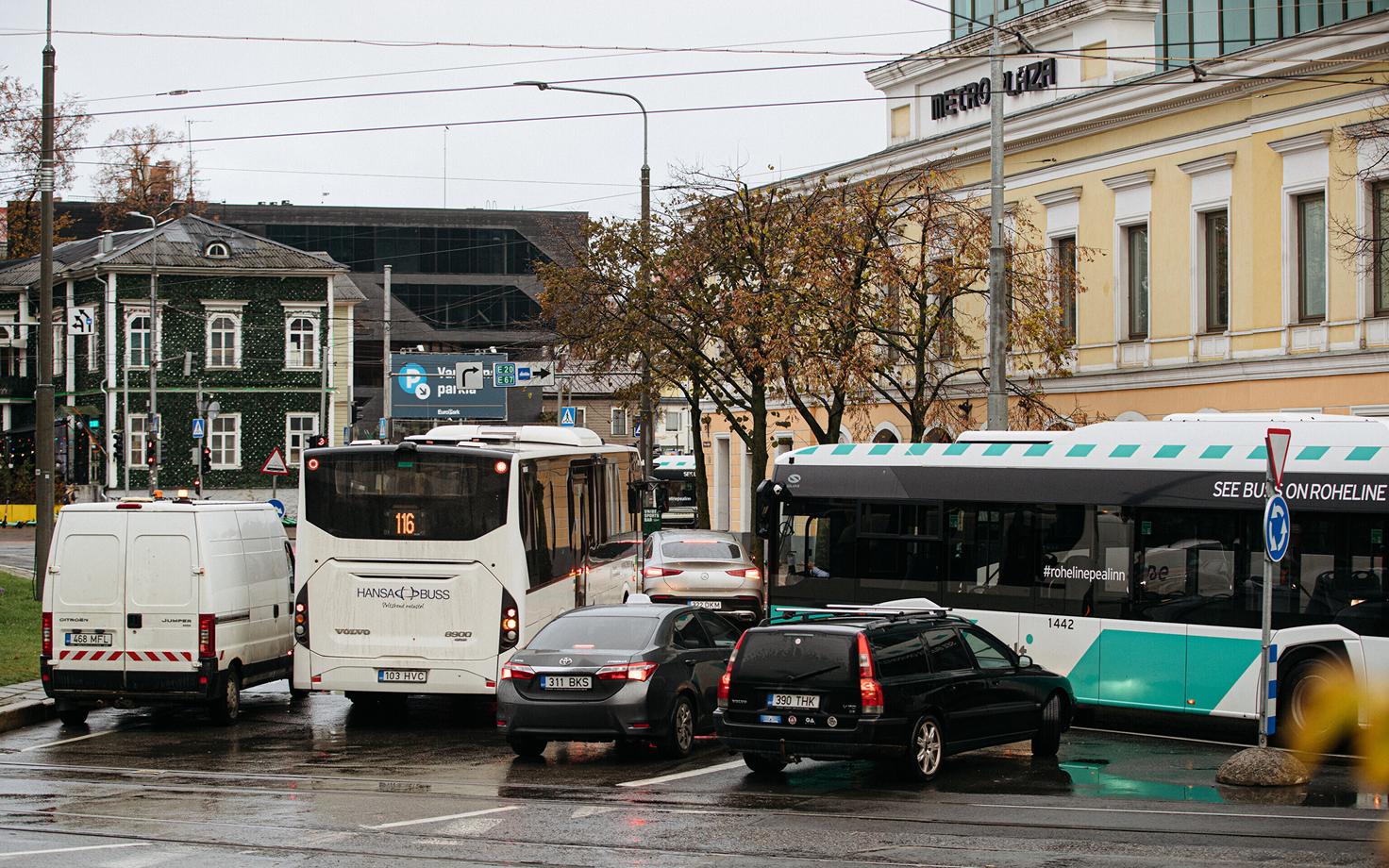 Пробка на кругу Виру.