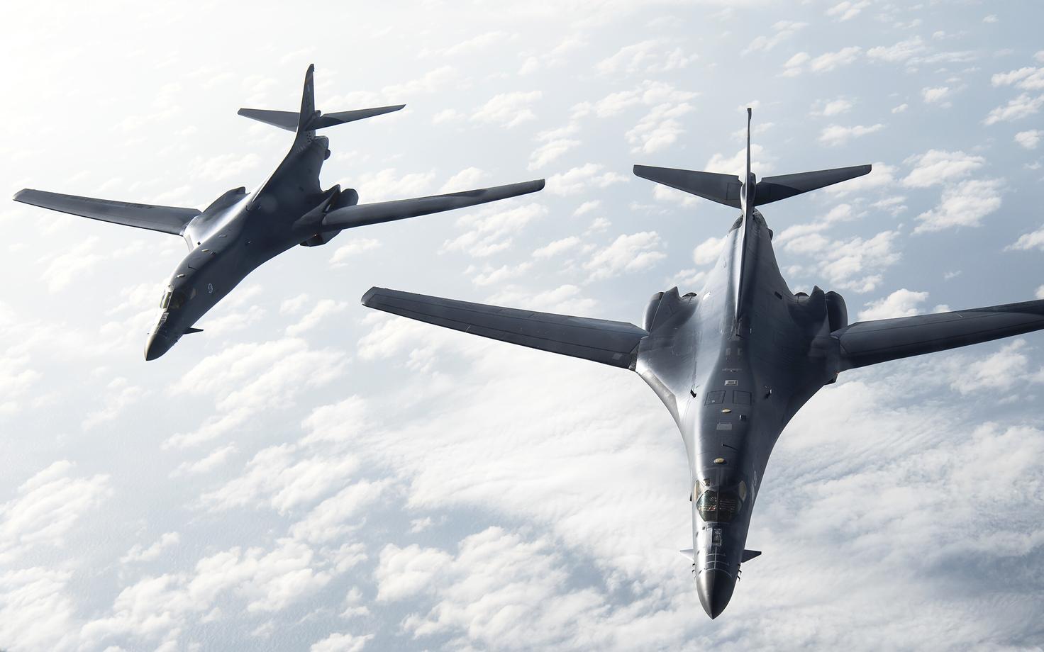 Американские стратегические бомбардировщики B1-B Lancer.