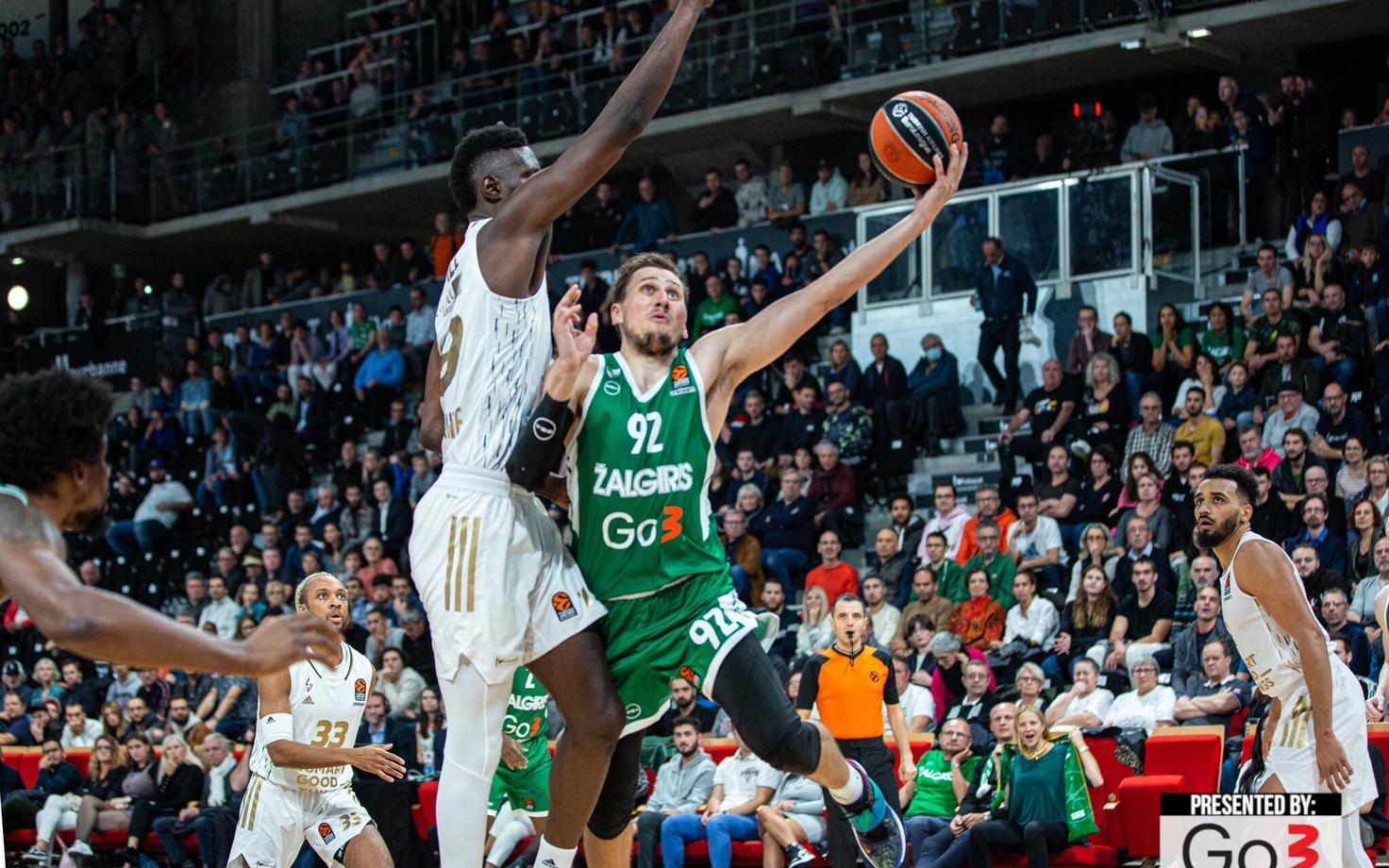 Kaunase Žalgirise mängumees Edgaras Ulanovas (nr. 92) palliga