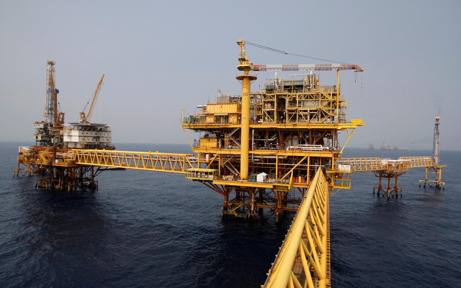 Нефтяная платформа.
