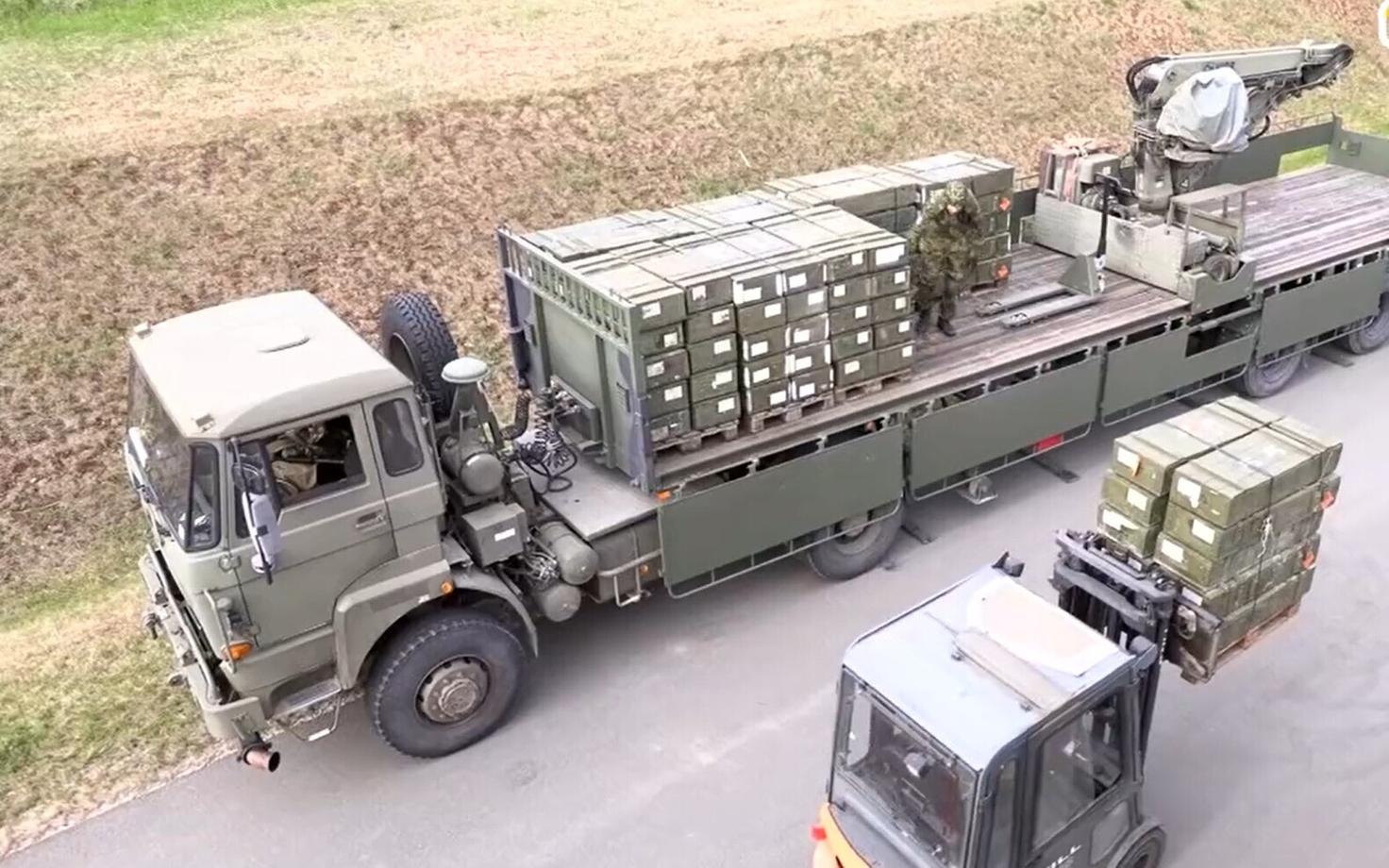 Транспортировка боеприпасов. Иллюстративная фотография.