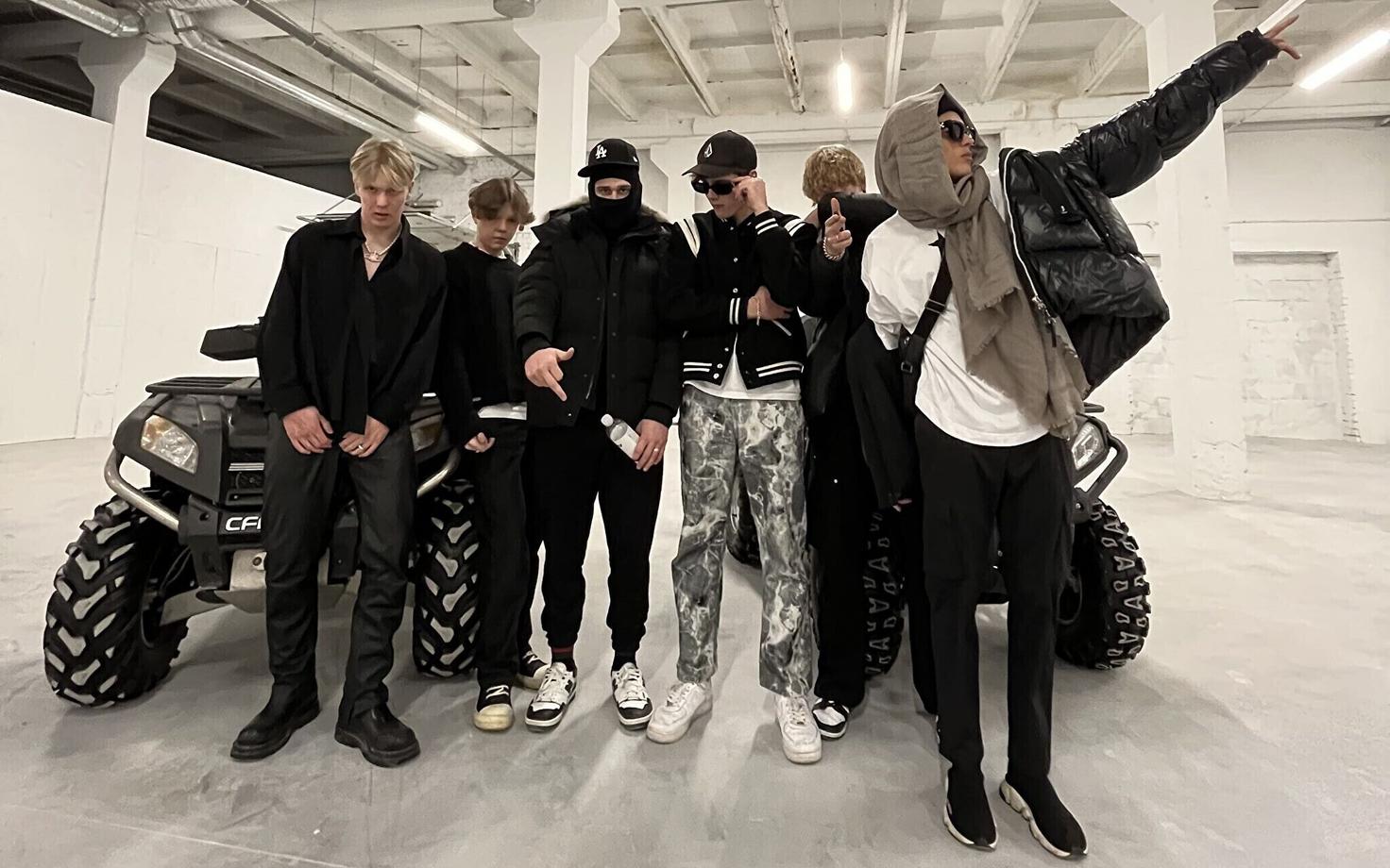 Prodigyboys on viieliikmeline räpibänd, kus teevad kaasa Leis, Beebi, Kedzer, Fay & 300.