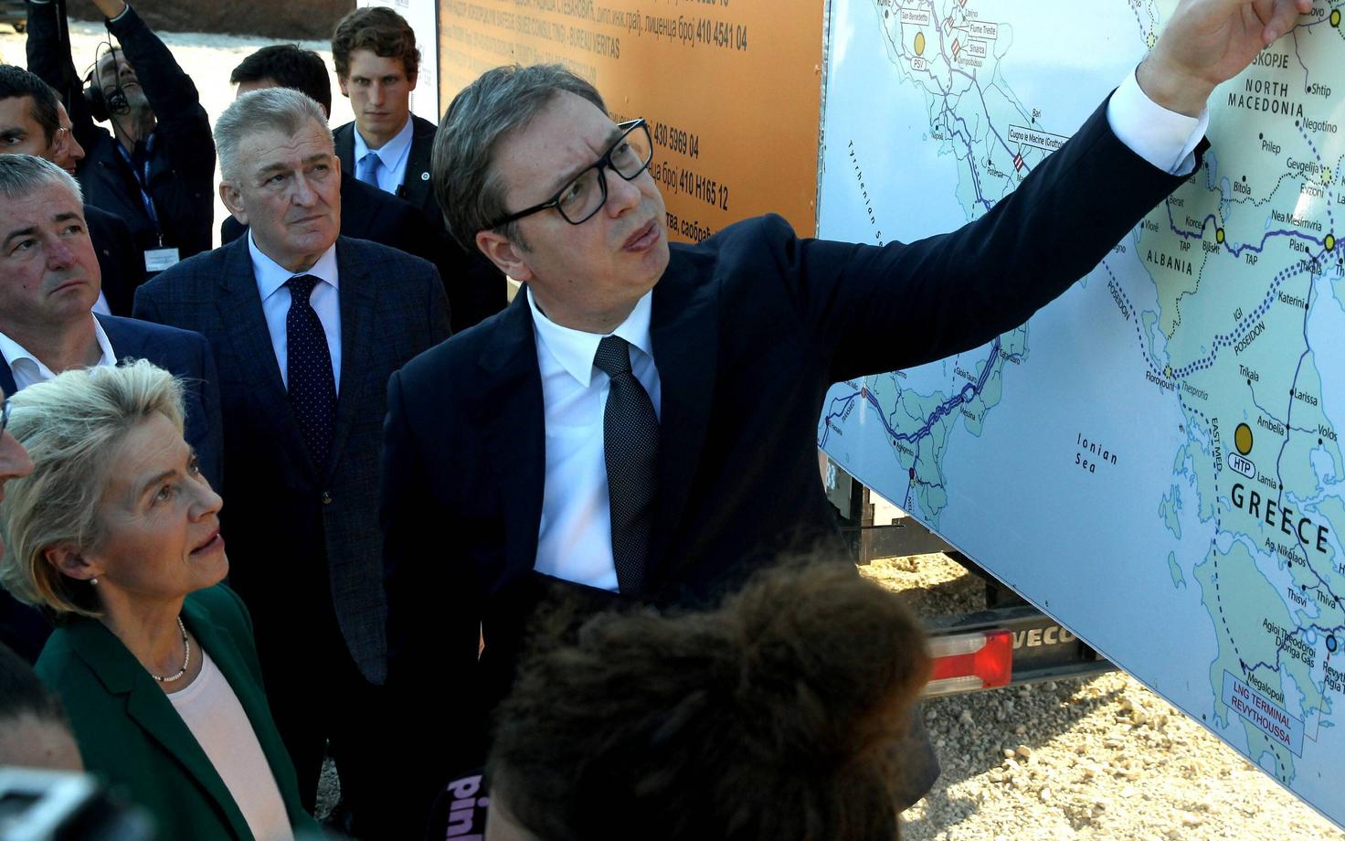 Serbia president Aleksandar Vucic näitas sel sügisel kaardil Euroopa Komisjoni presidendile Ursula von der Leyenile kustkaudu uus Serbia-Bulgaaria gaasitoru kulgeb