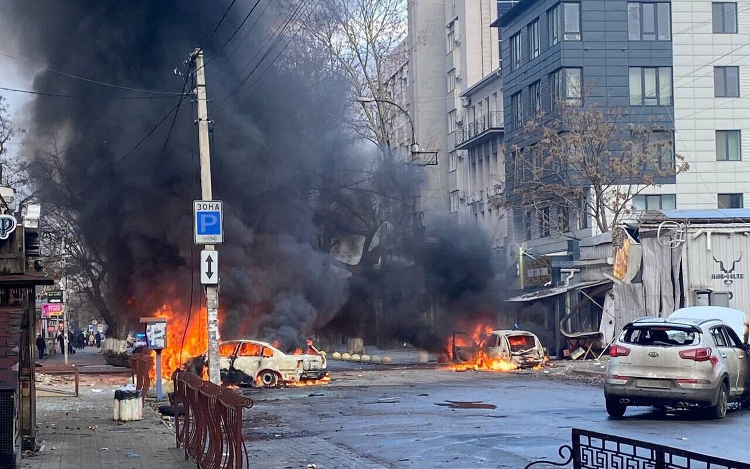 В субботу российские войска обстреляли центр города Херсон.