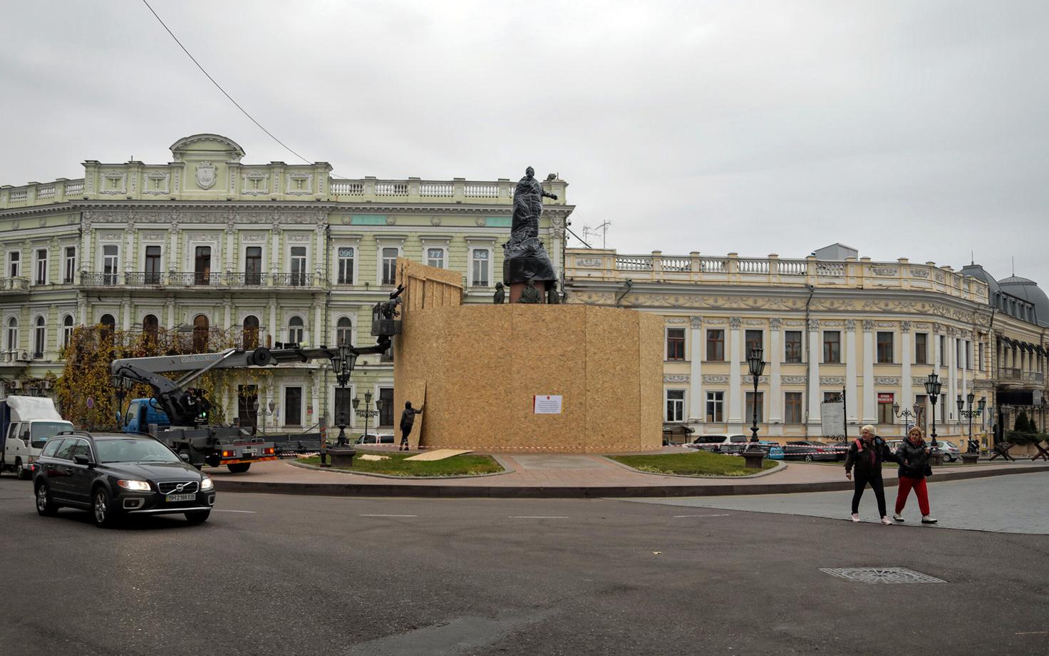 Katariina II monument Odessas pandi juba novembris nö sarkofaagi sisse, et valmistada skulptuur ette transpordiks