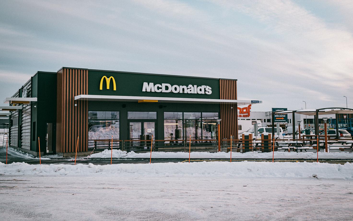 McDonald’s на Смуули теэ в Таллинне.