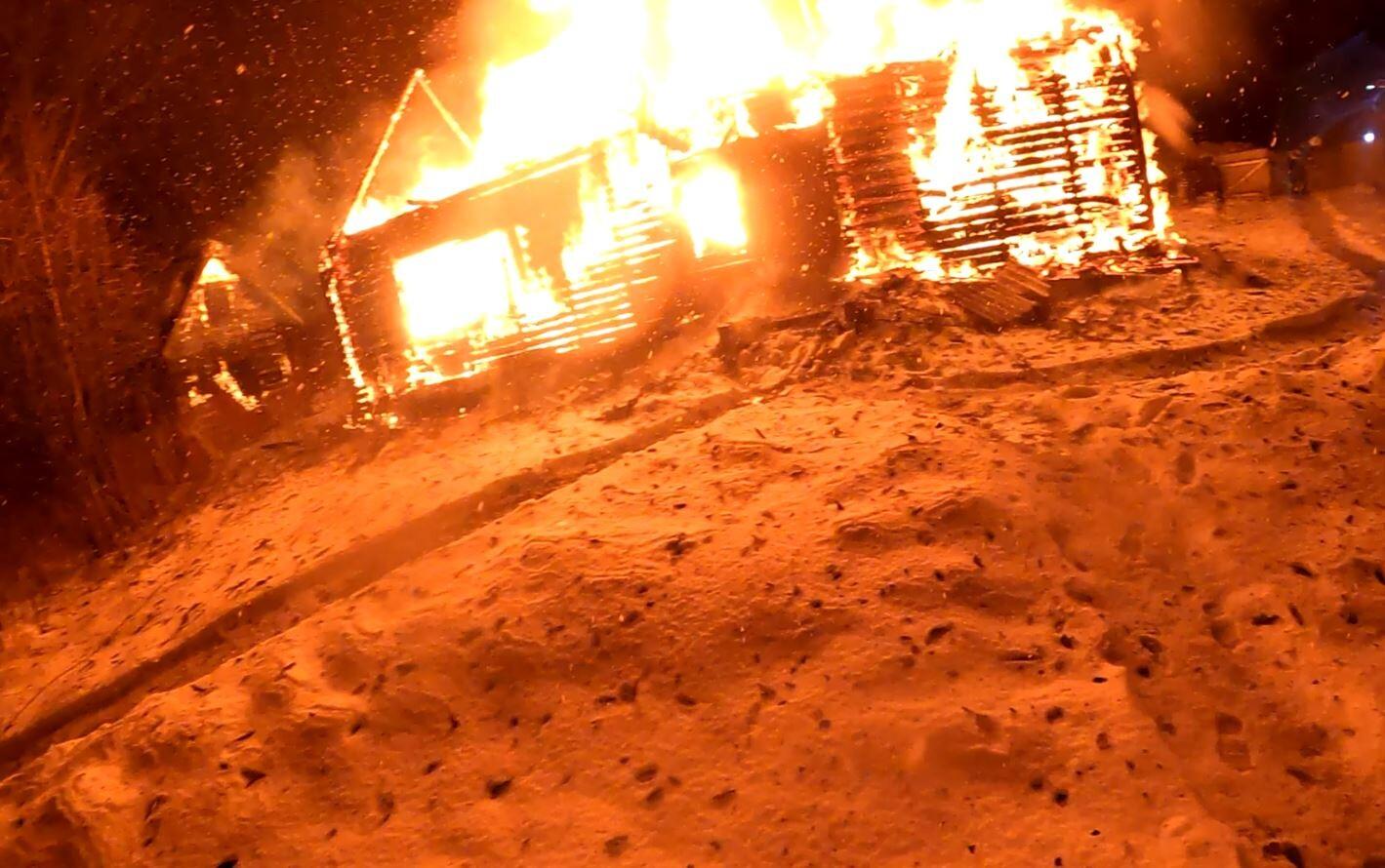 Первыми пожар заметили соседи.