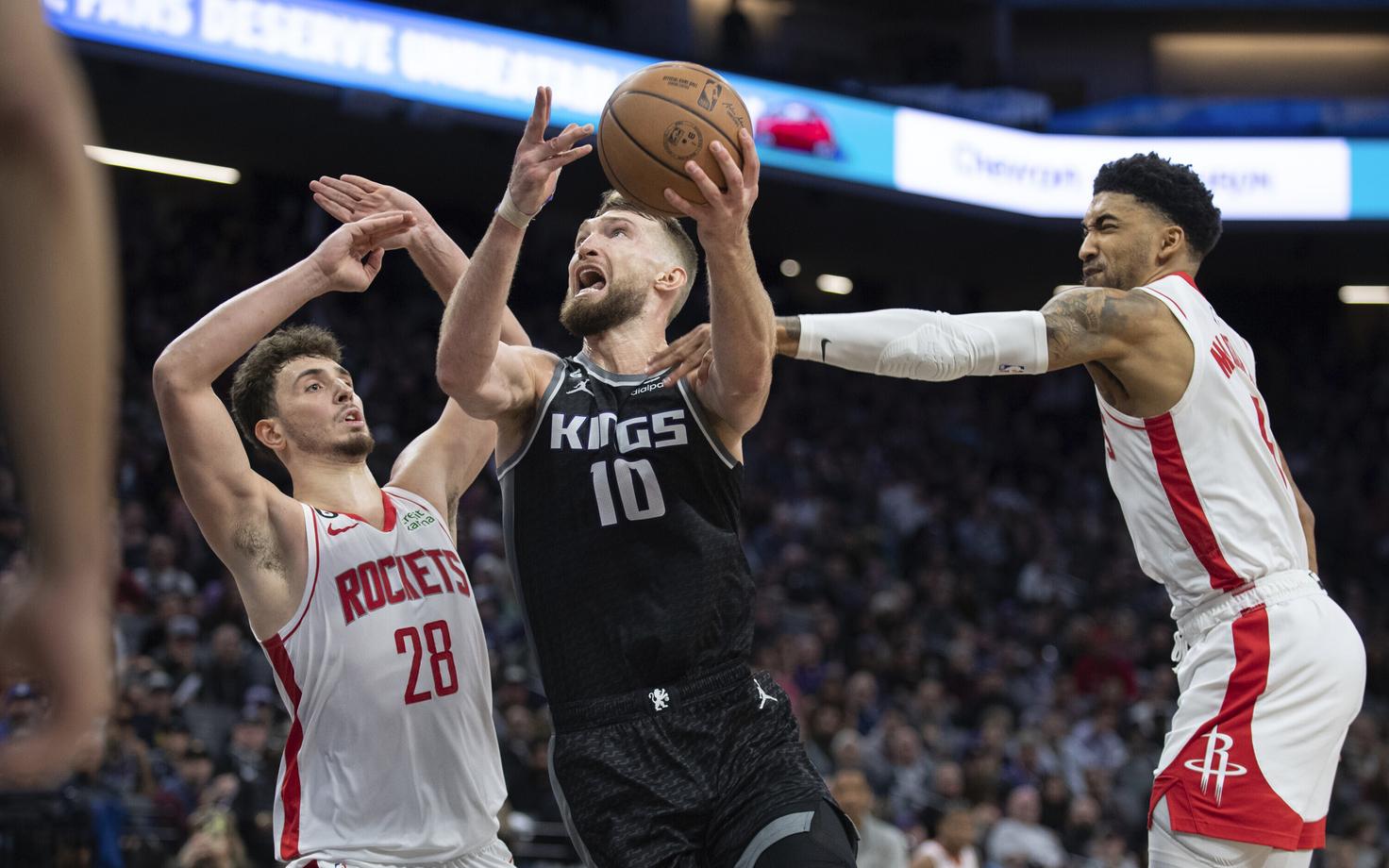Domantas Sabonis palliga